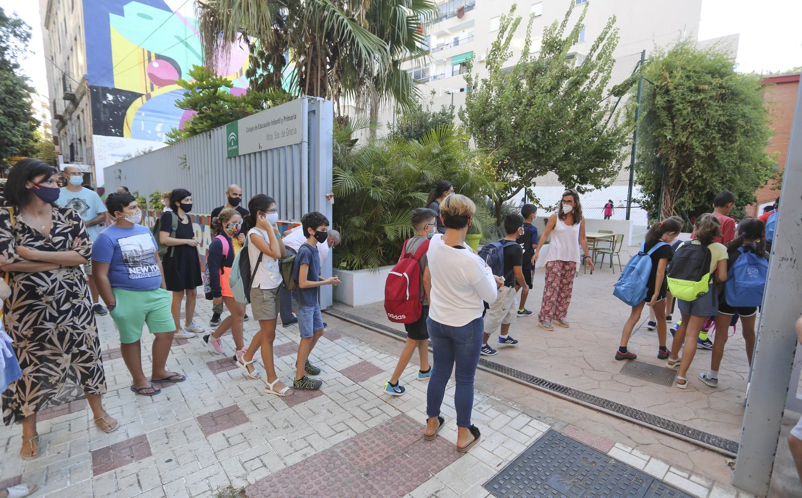 Vuelta al cole en Málaga: Fotos de un día de nervios y mascarillas