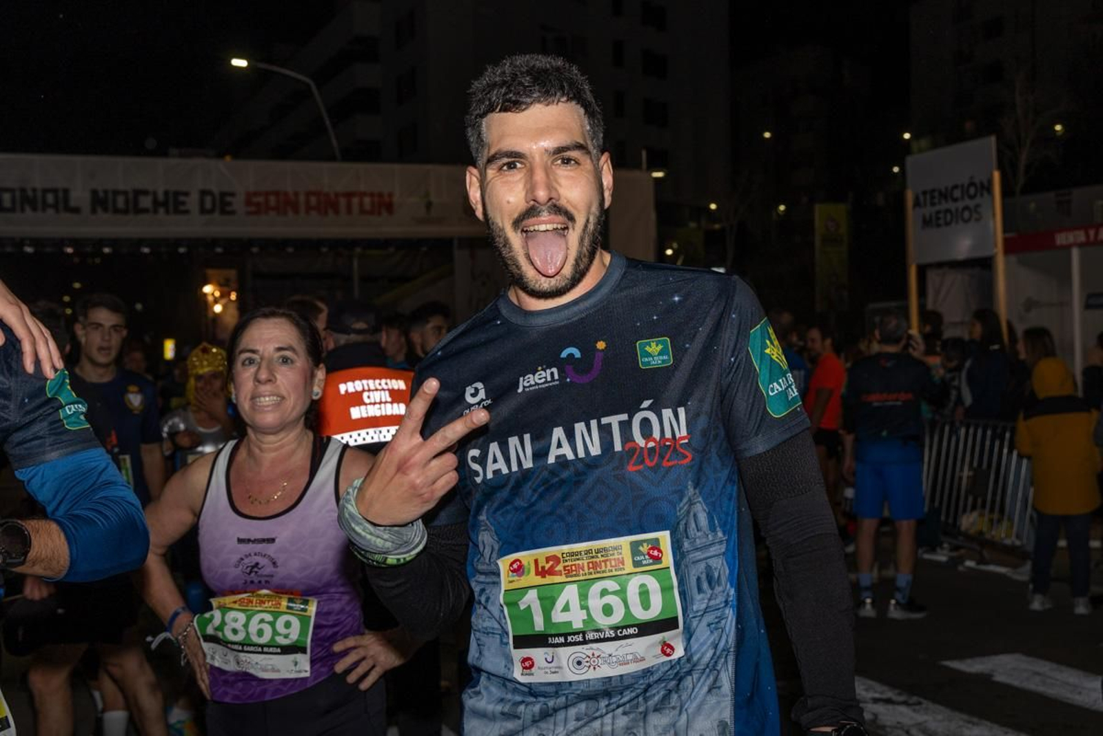 En imágenes: búscate en tu llegada a meta de la Carrera de San Antón 2025 (7)