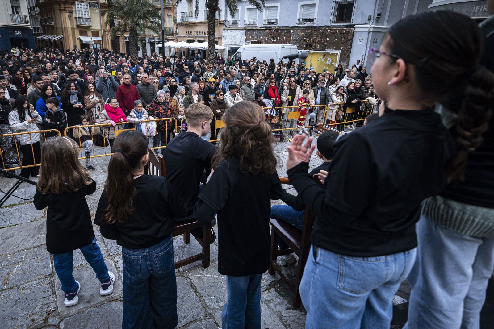 Las imágenes de la Chicharronada y la Gambada del Carnaval de Cádiz 2026