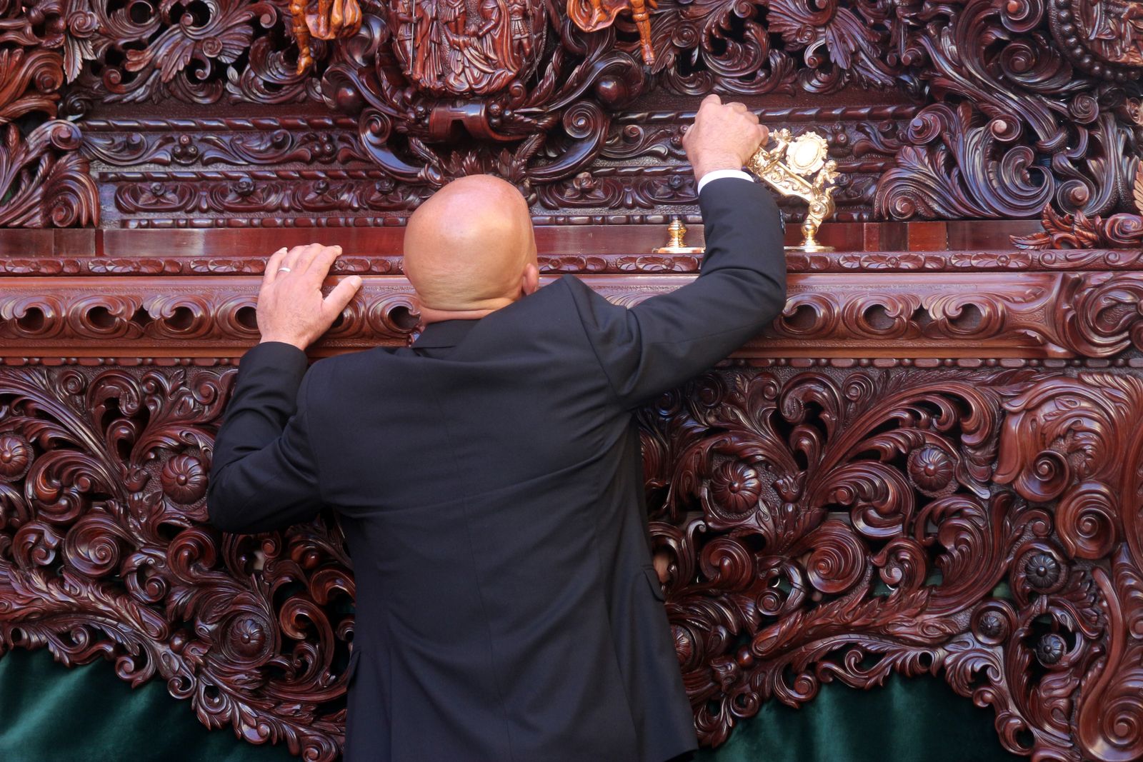Las imágenes del Miércoles Santo en Puerto Real: Hermandad de la Vera-Cruz