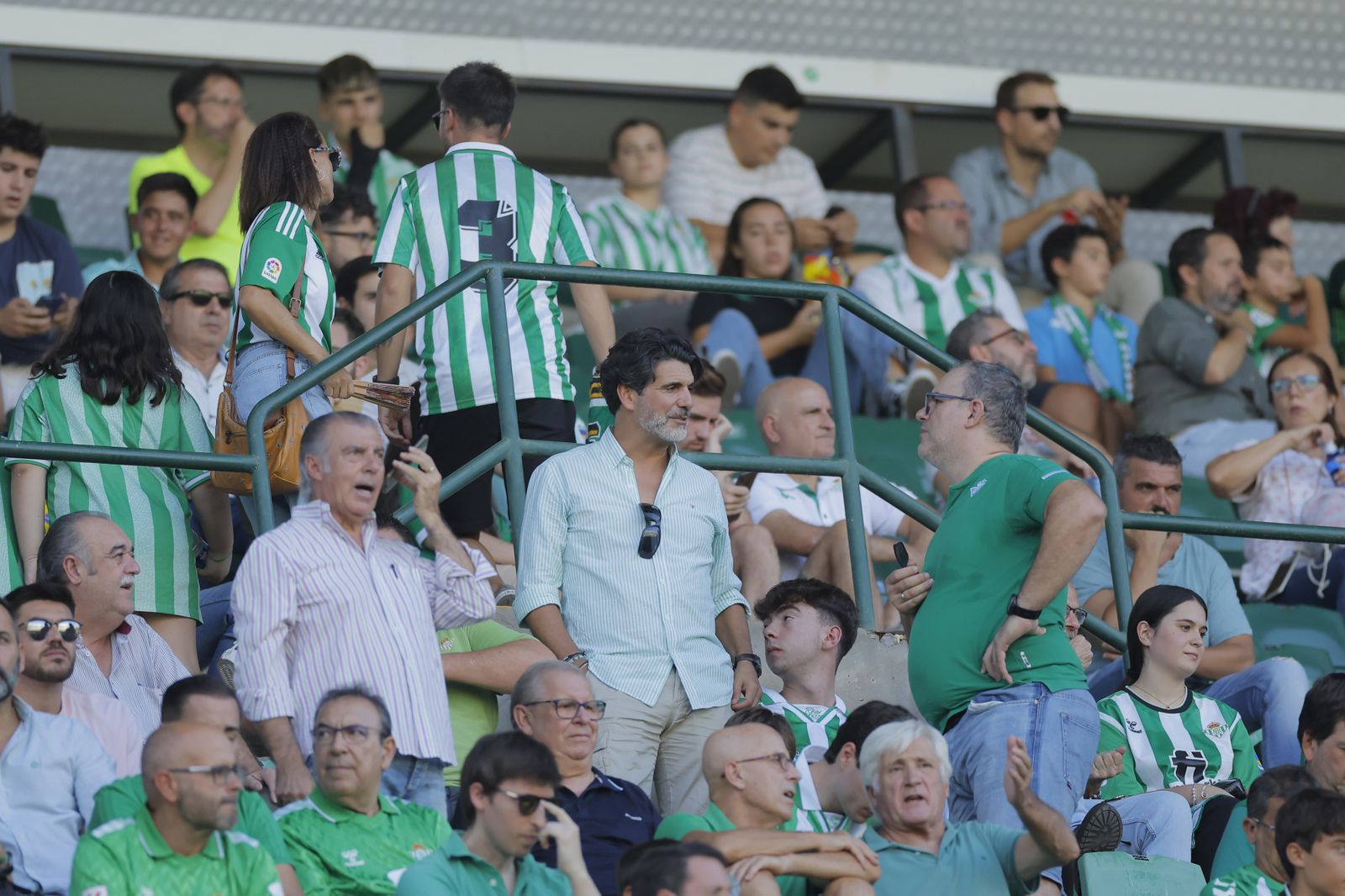 Búscate en las fotos del Betis-Cádiz