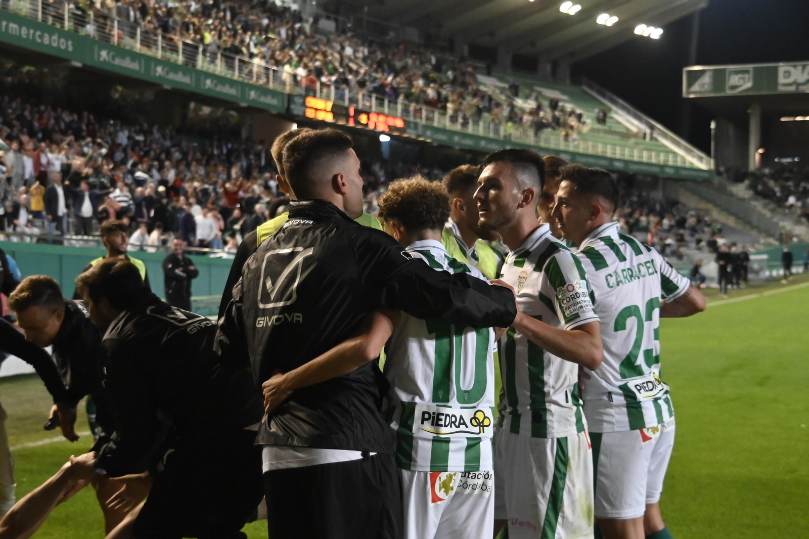 Imágenes del partido entre el Córdoba y el Recreativo de Huelva en El Arcángel