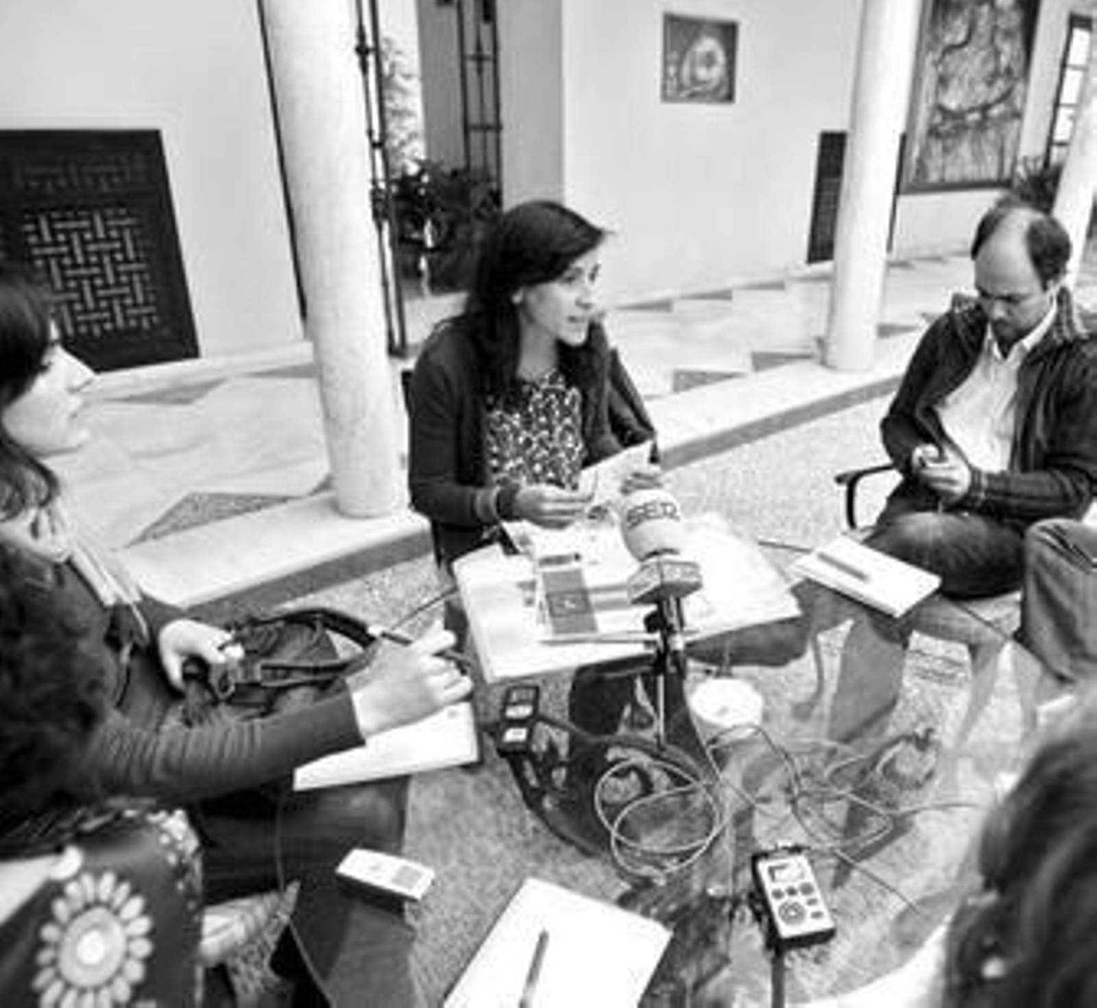 Laura Rossini, de 3C Development, explica ayer los pormenores del proyecto.