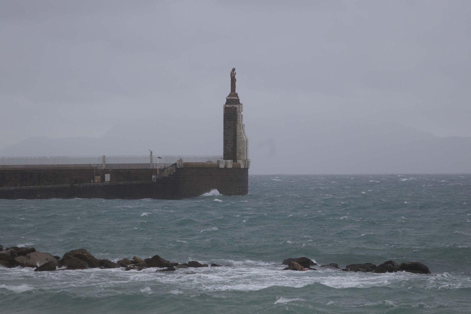 Fotos de los efectos de la borrasca Leonardo en Tarifa, Algeciras y Castellar