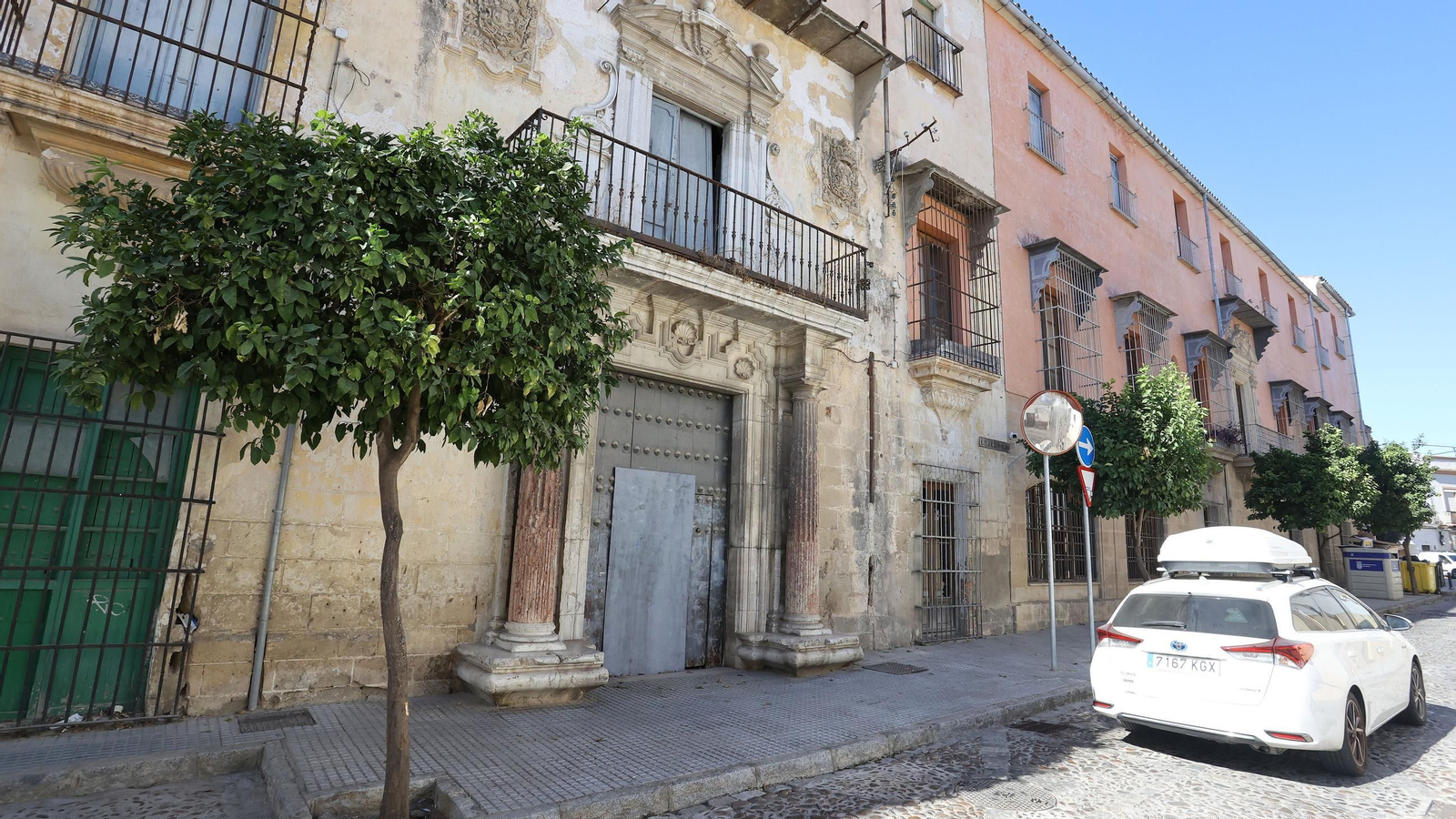 Imagen de la fachada de Villapanés. Imagen de la fachada de Villapanés.