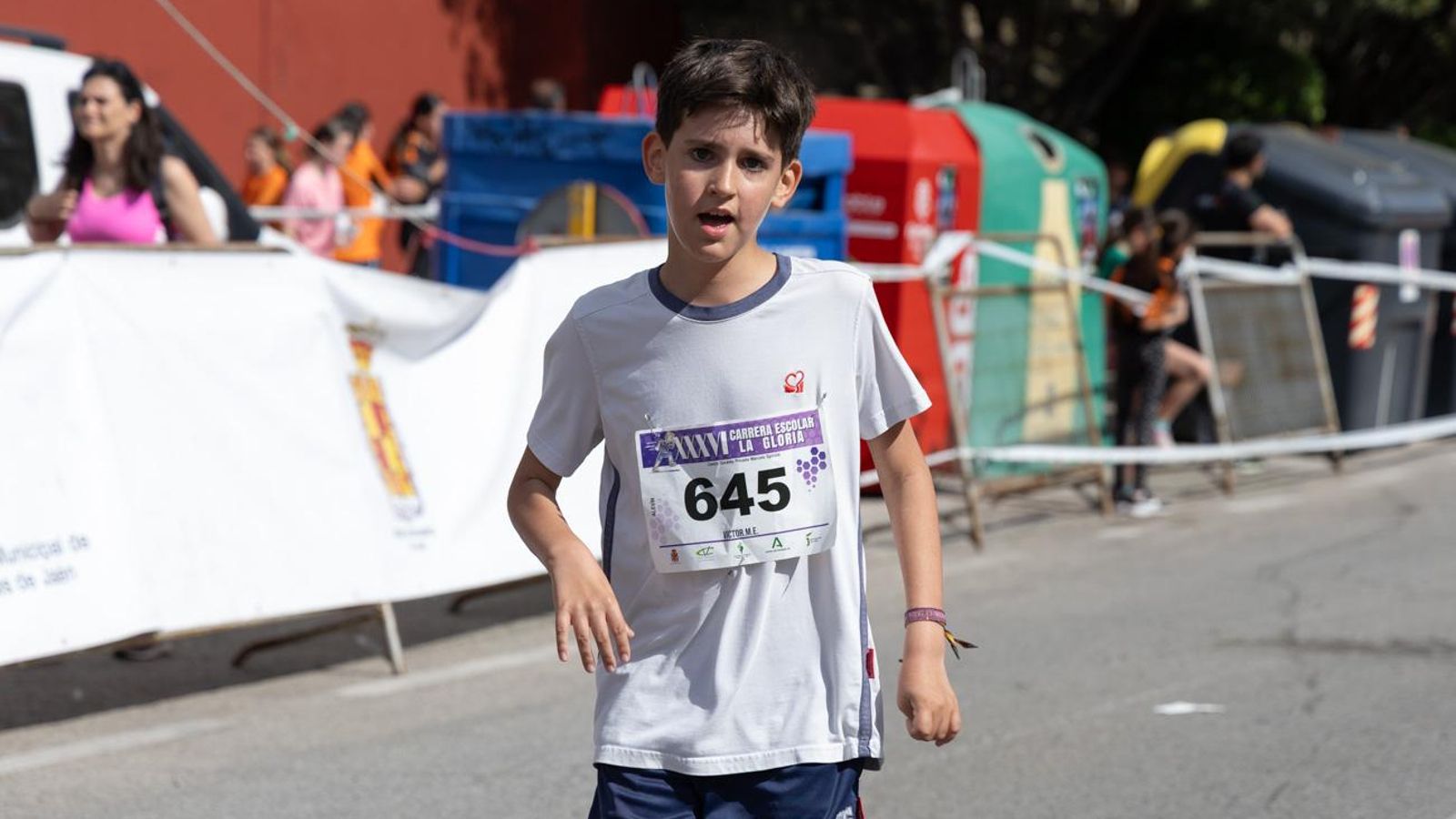 La carrera escolar de “La Gloria” que aúna inclusión y solidaridad, en imágenes