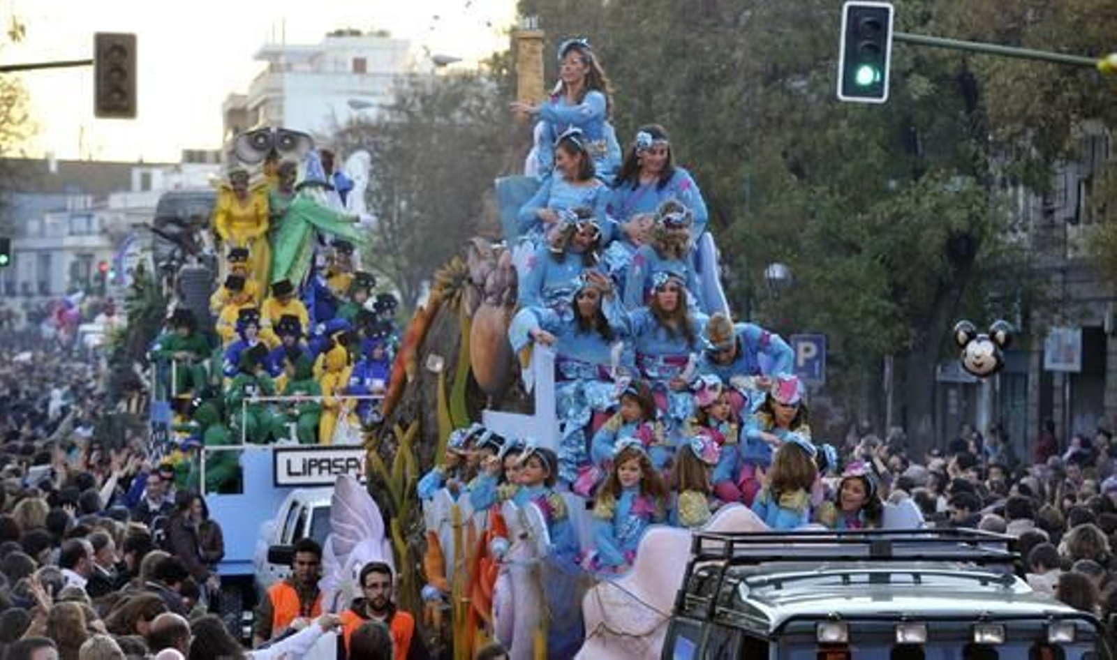 Las carrozas de la Cabalgata de Reyes Magos recorren las calles de la ciudad.

Foto: Manuel Gomez, Juan Carlos Vazquez