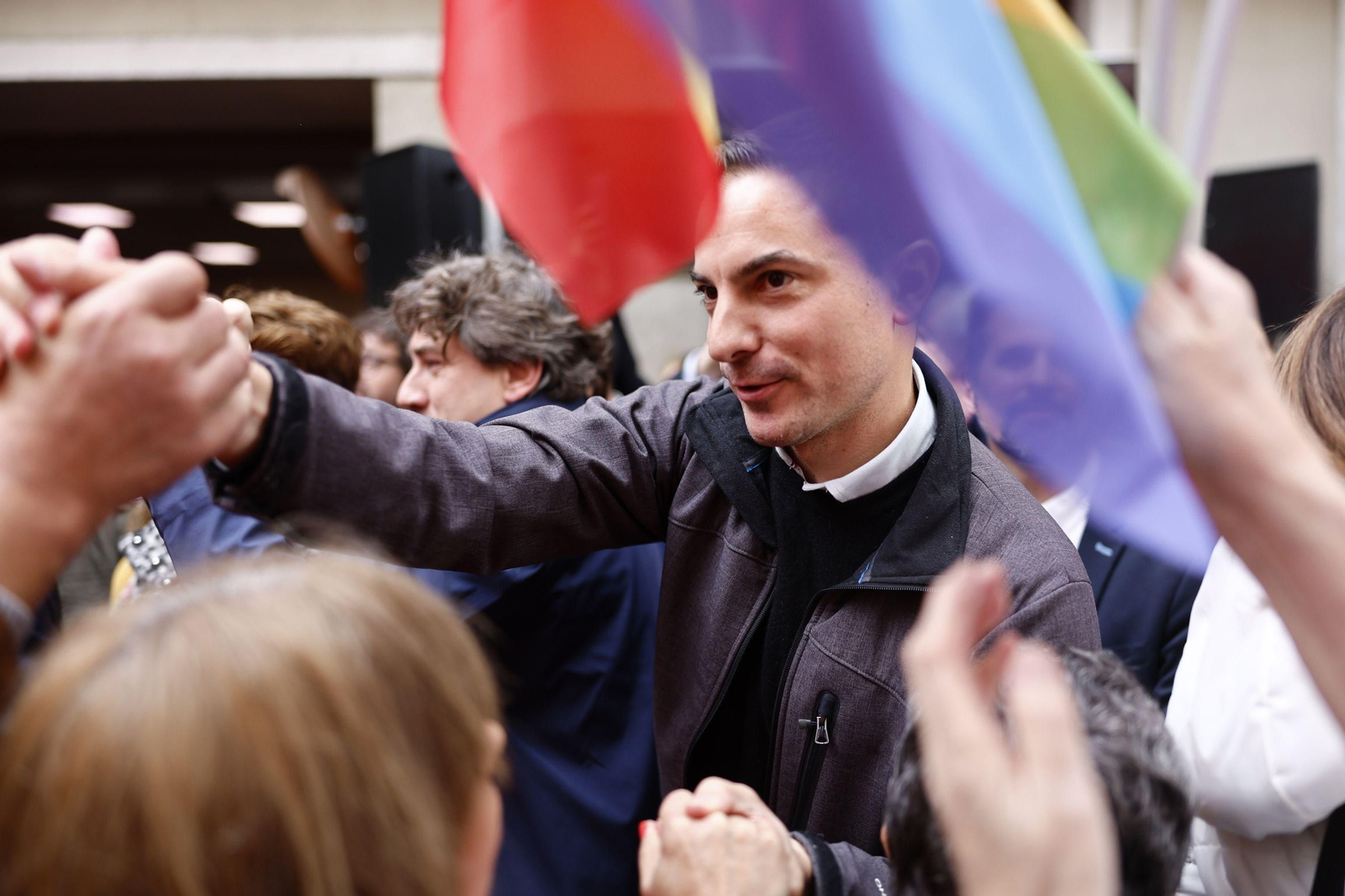 Los dirigentes socialistas salen a Ferraz