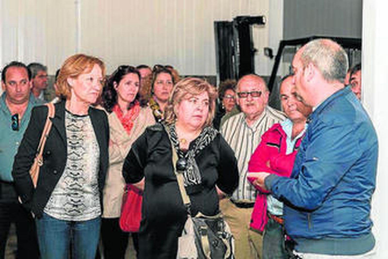Las candidatas socialistas al Parlamento Europeo durante su visita al puerto.