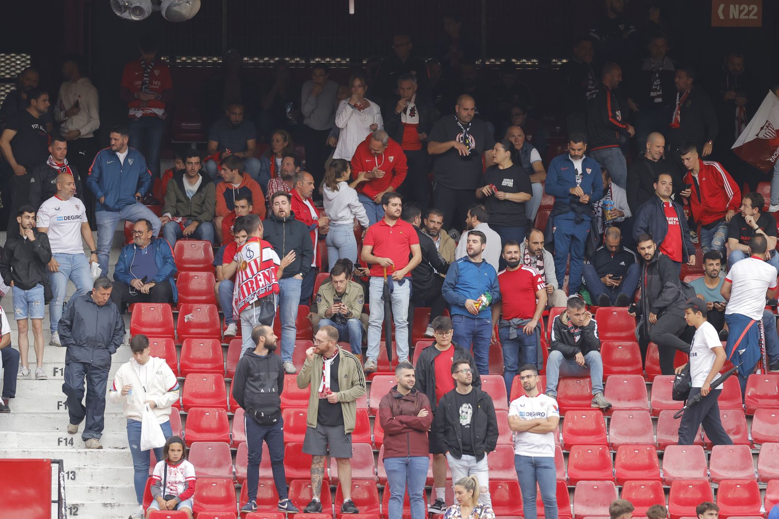 Búscate en las fotos del Sevilla-Madrid