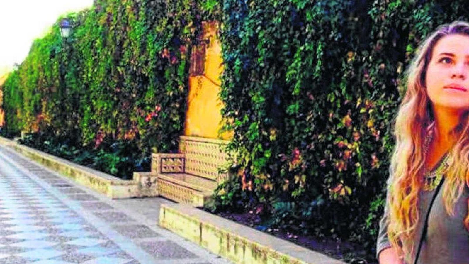 Gabrielle Vega, en los jardines de Murillo.