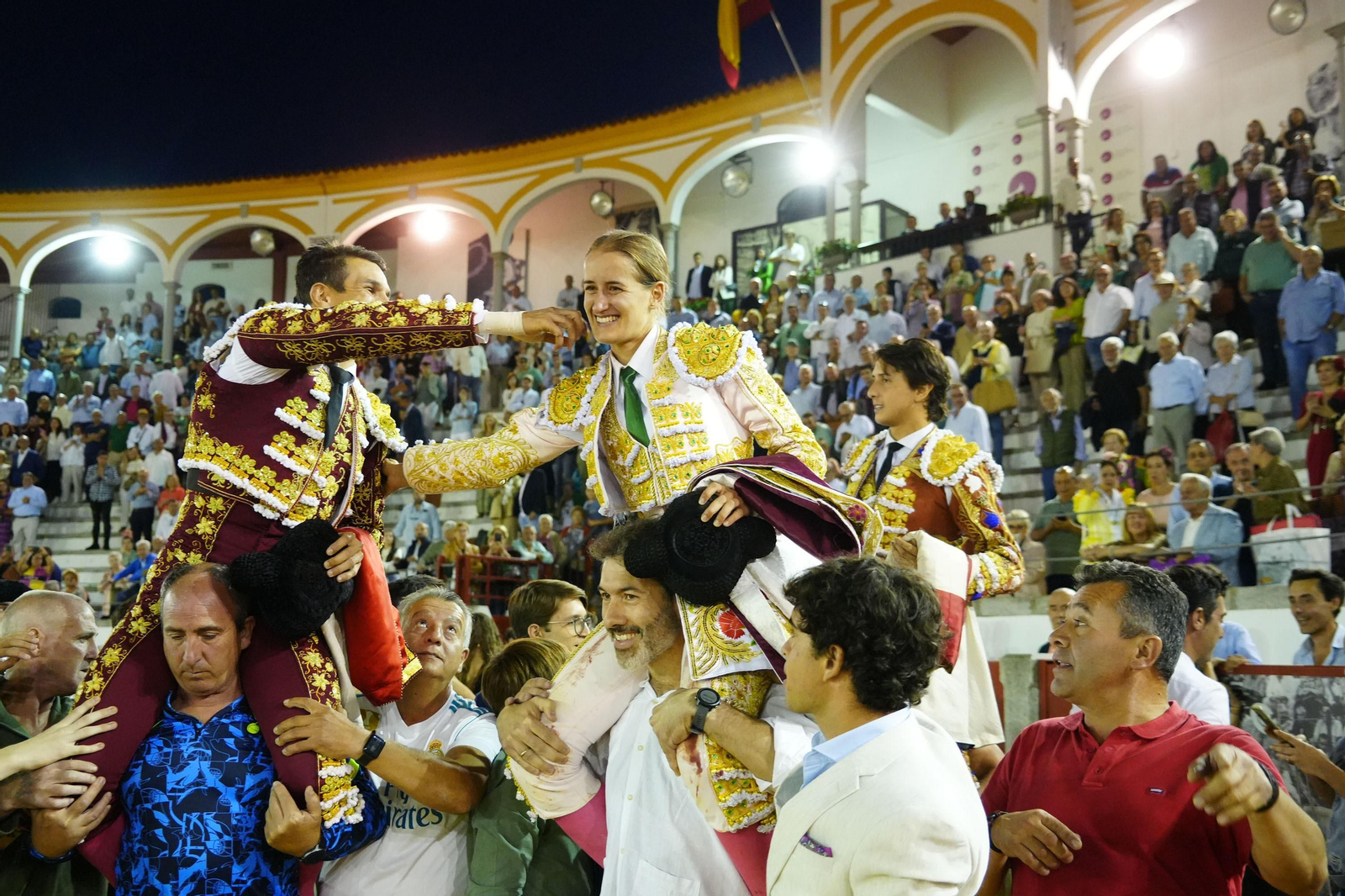 El triunfo de Rocío Romero, Manzanares y Roca Rey en la plaza de toros Pozoblanco, en imágenes