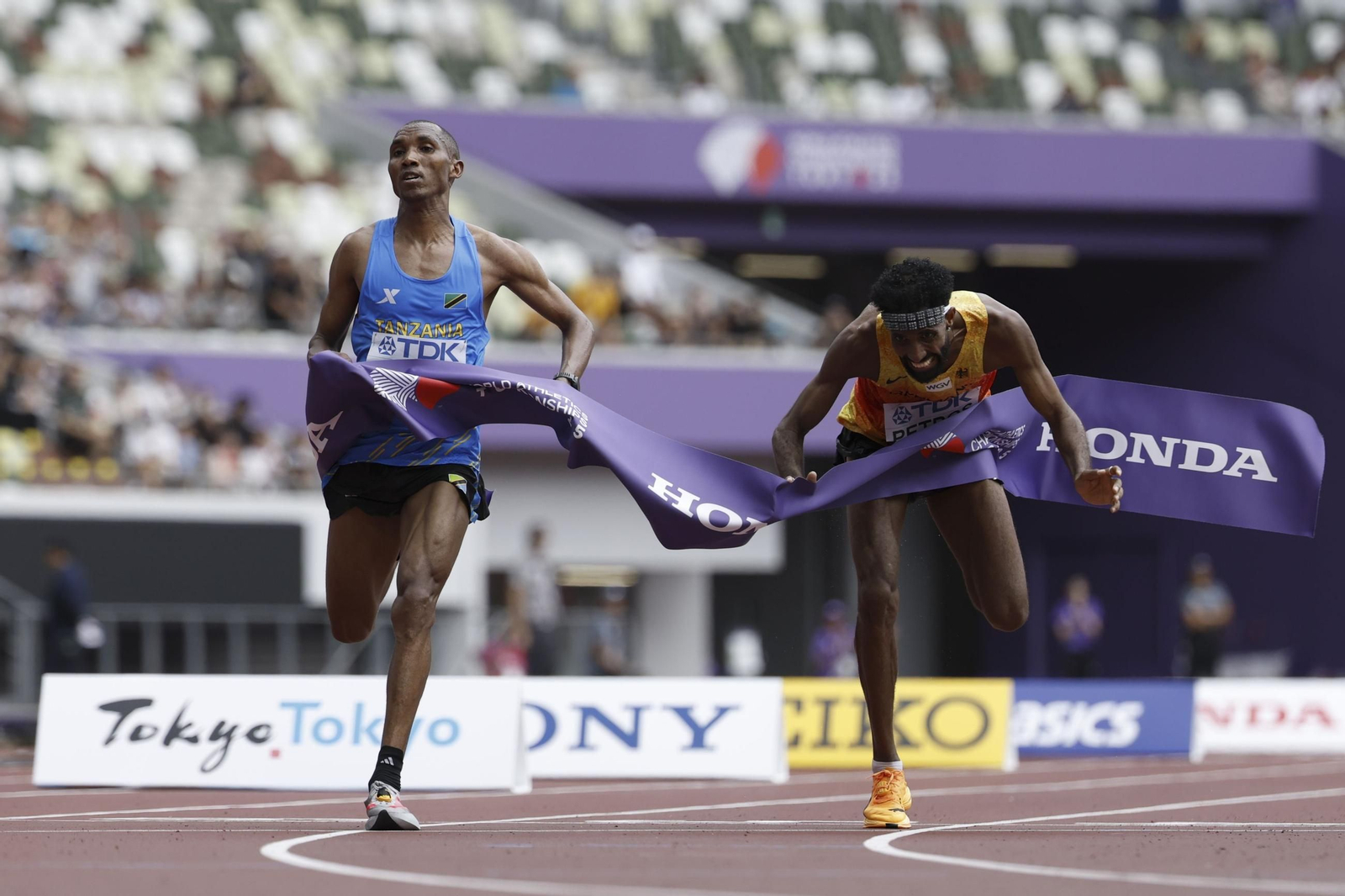 Las fotos del récord mundial de Duplantis y del resto de la jornada