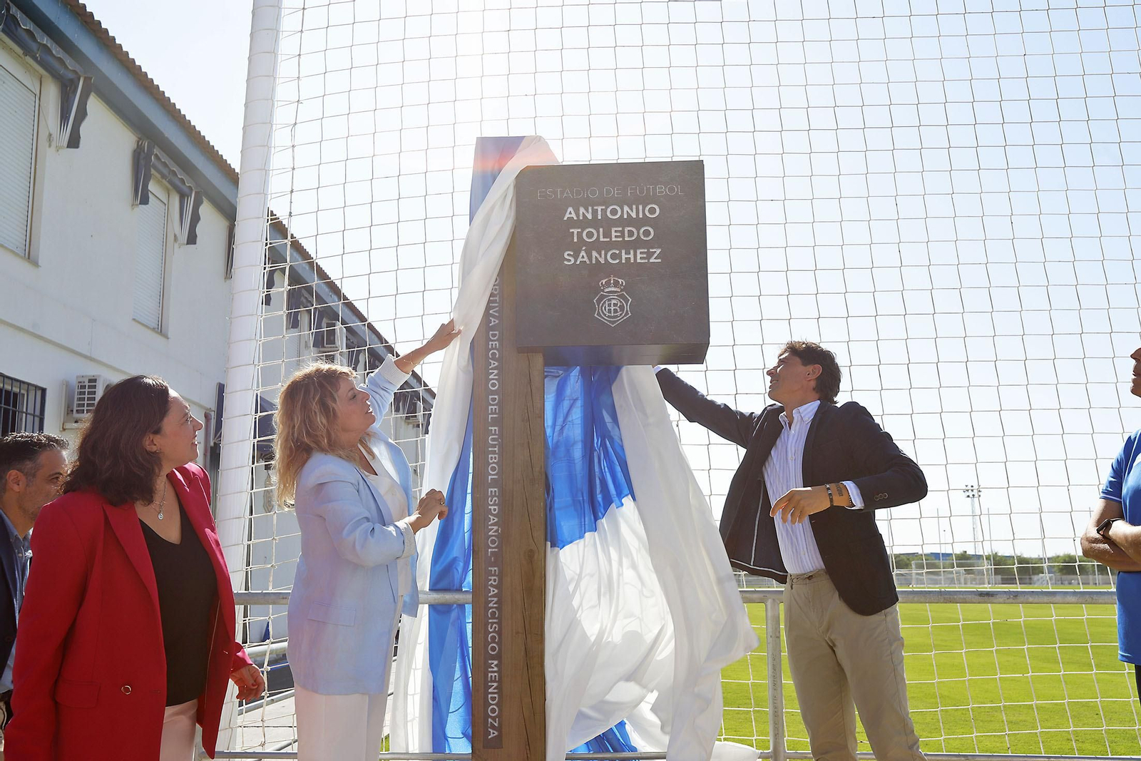 Imágenes de la inauguración del campo 1 de la Ciudad Deportiva del Real Club Recreativo de Huelva