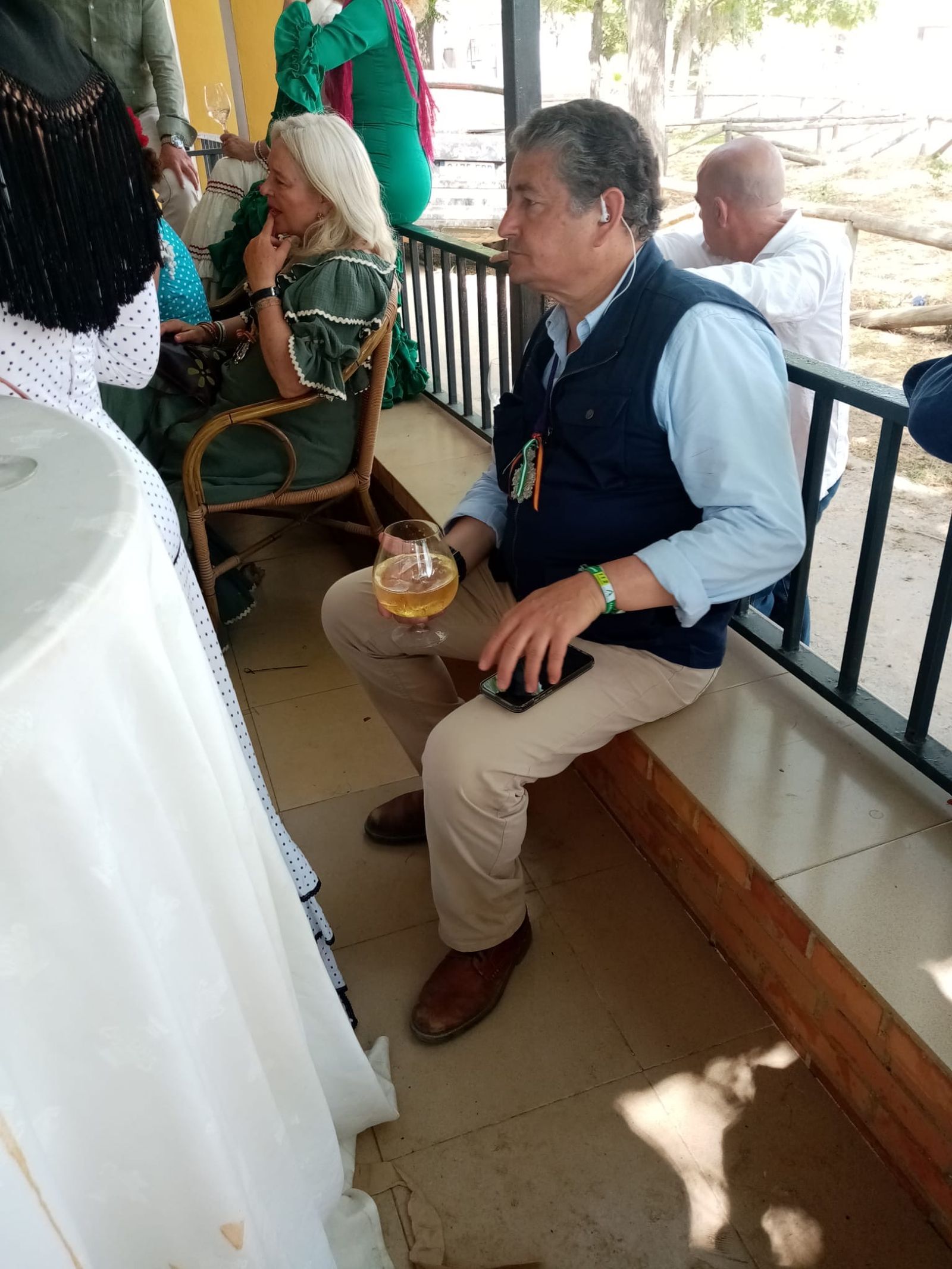 ¡A la sombra de los pinos!