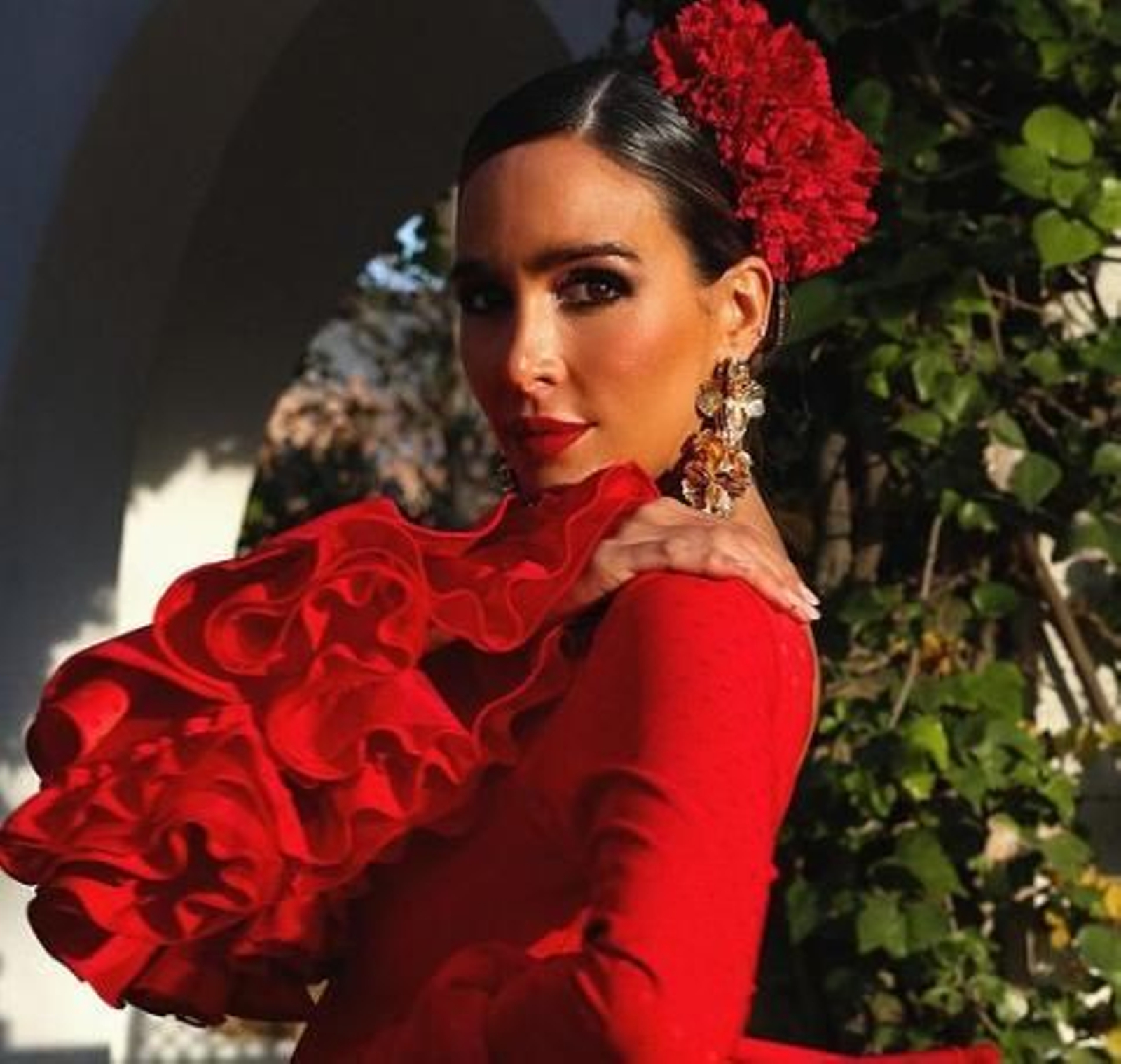 El vestido rojo de Zara que afina la cintura y que es la mejor alternativa al traje de flamenca esta Feria de Abril. El vestido rojo de Zara que afina la cintura y que es la mejor alternativa al traje de flamenca esta Feria de Abril.