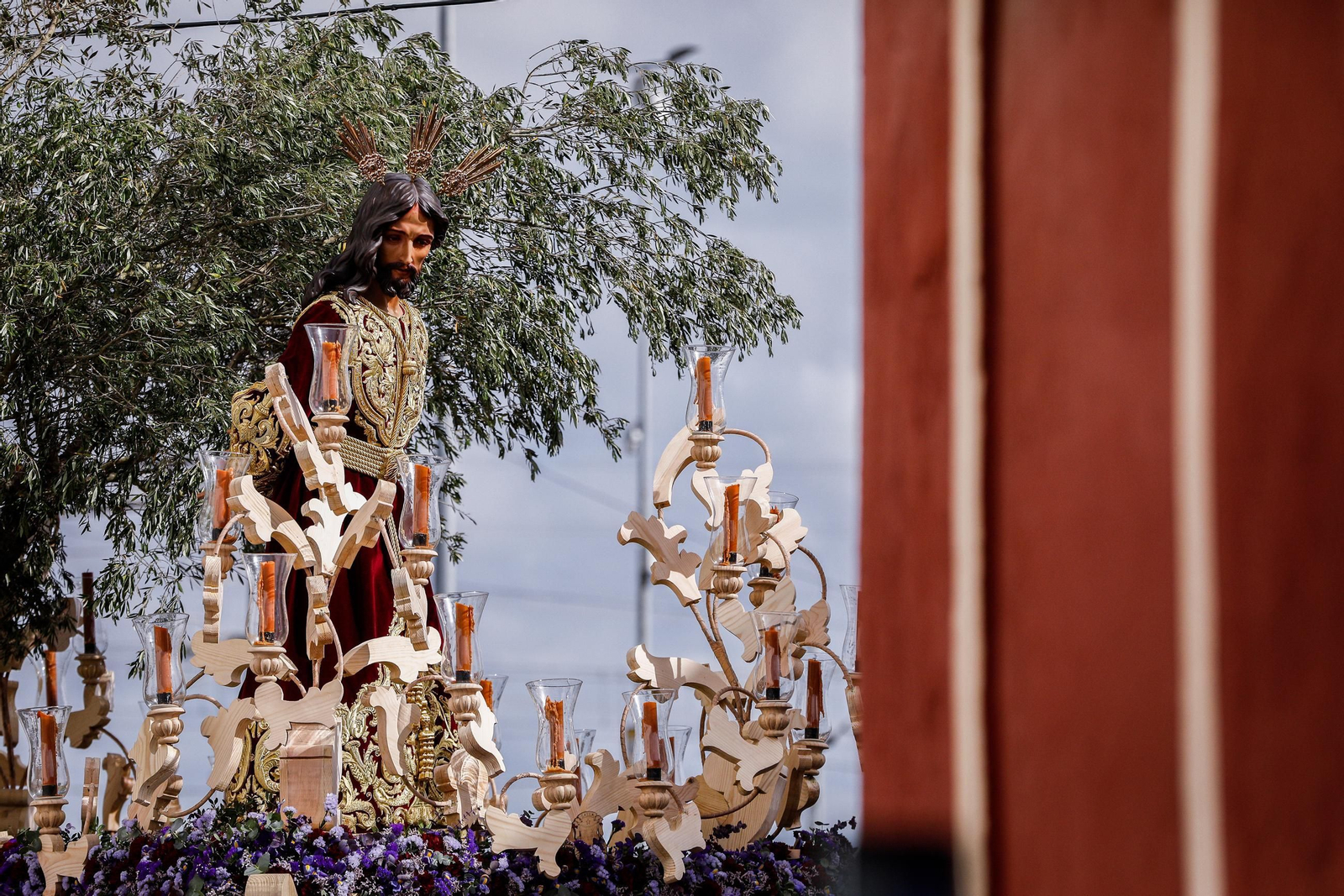 Imágenes de la salida del Predimiento en la Semana Santa de El Puerto 2025