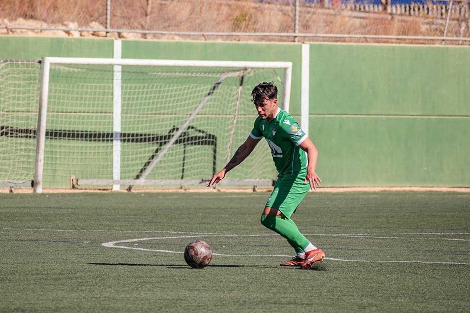 Sergio Fernández, en una acción del duelo del pasado domingo ante el Poli Almería.
