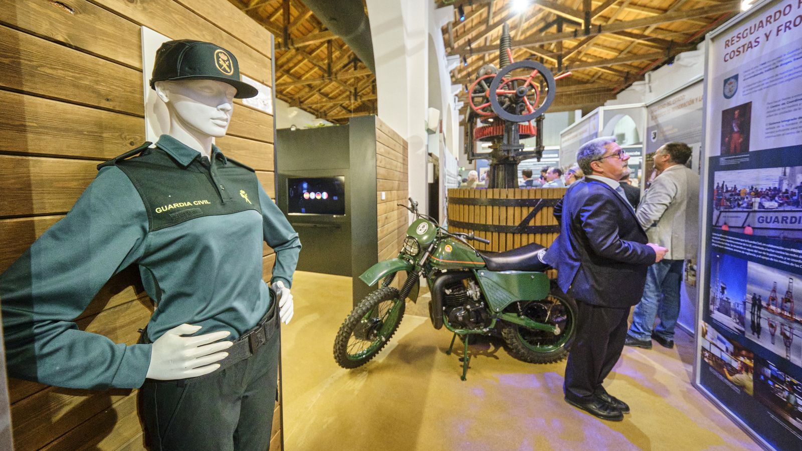 Las imágenes de la la exposición 'La Guardia Civil al servicio del ciudadano'