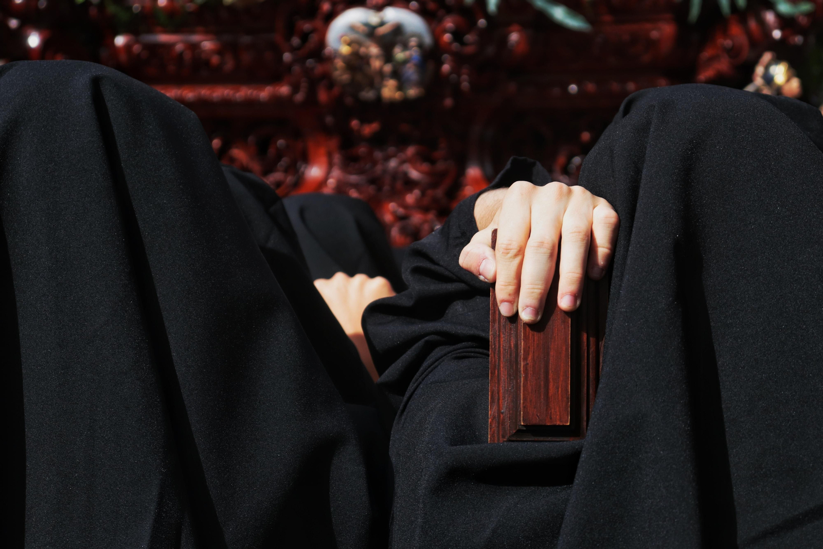 Santa Cruz en el Jueves Santo de Málaga, en imágenes