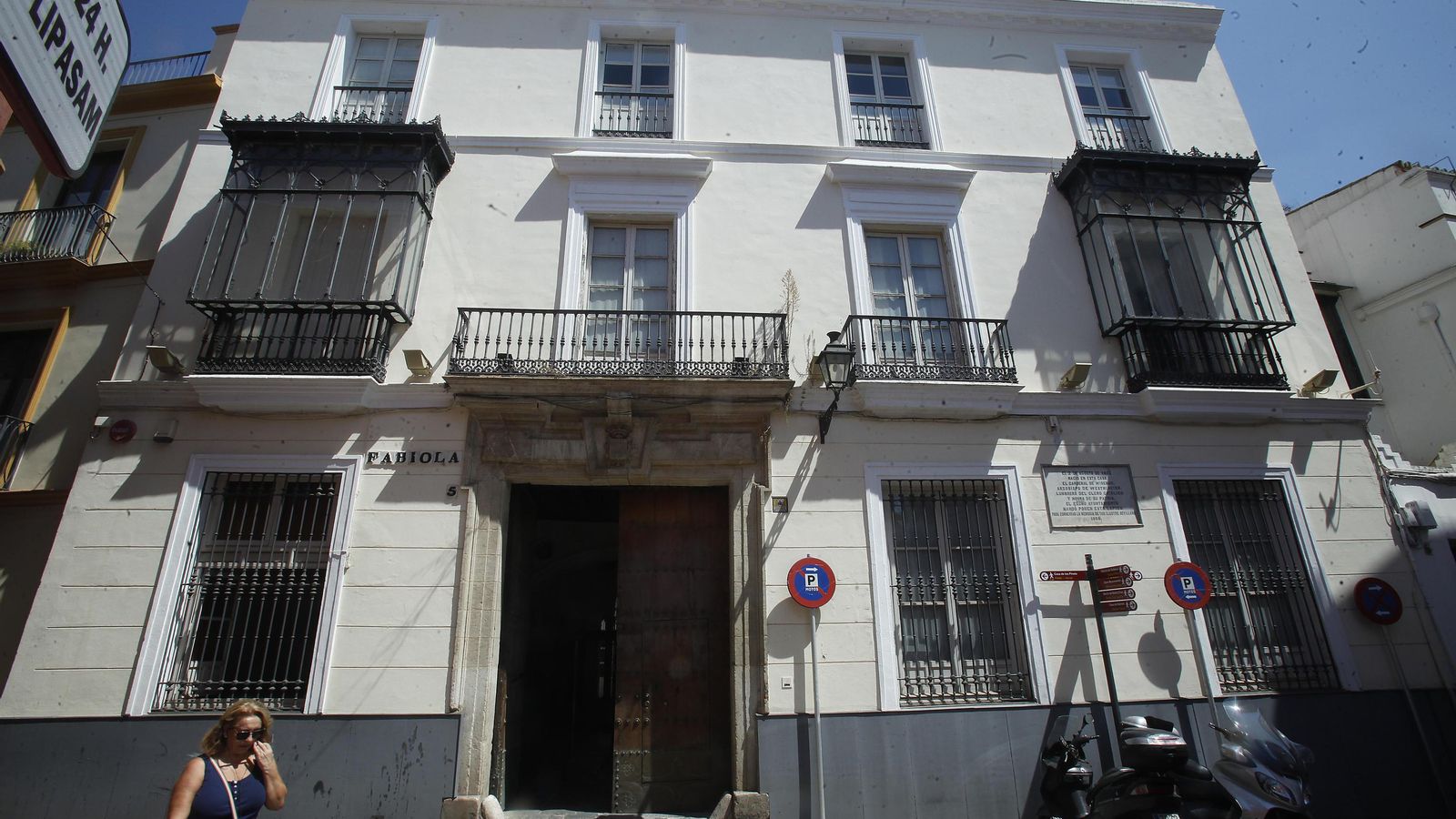 La fachada de la Casa Fabiola.