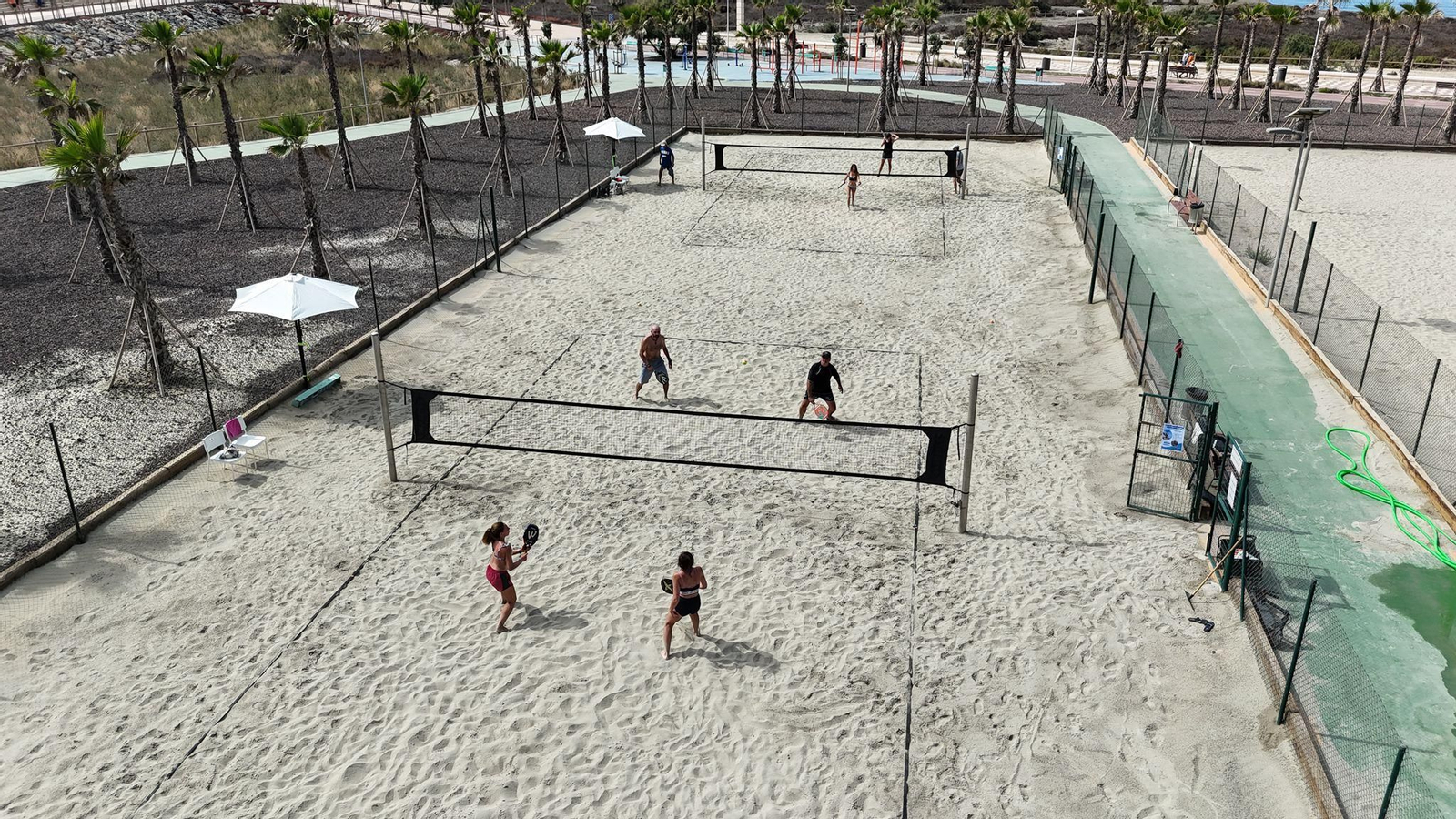 Las pistas están ubicadas en el delta del río Andarax