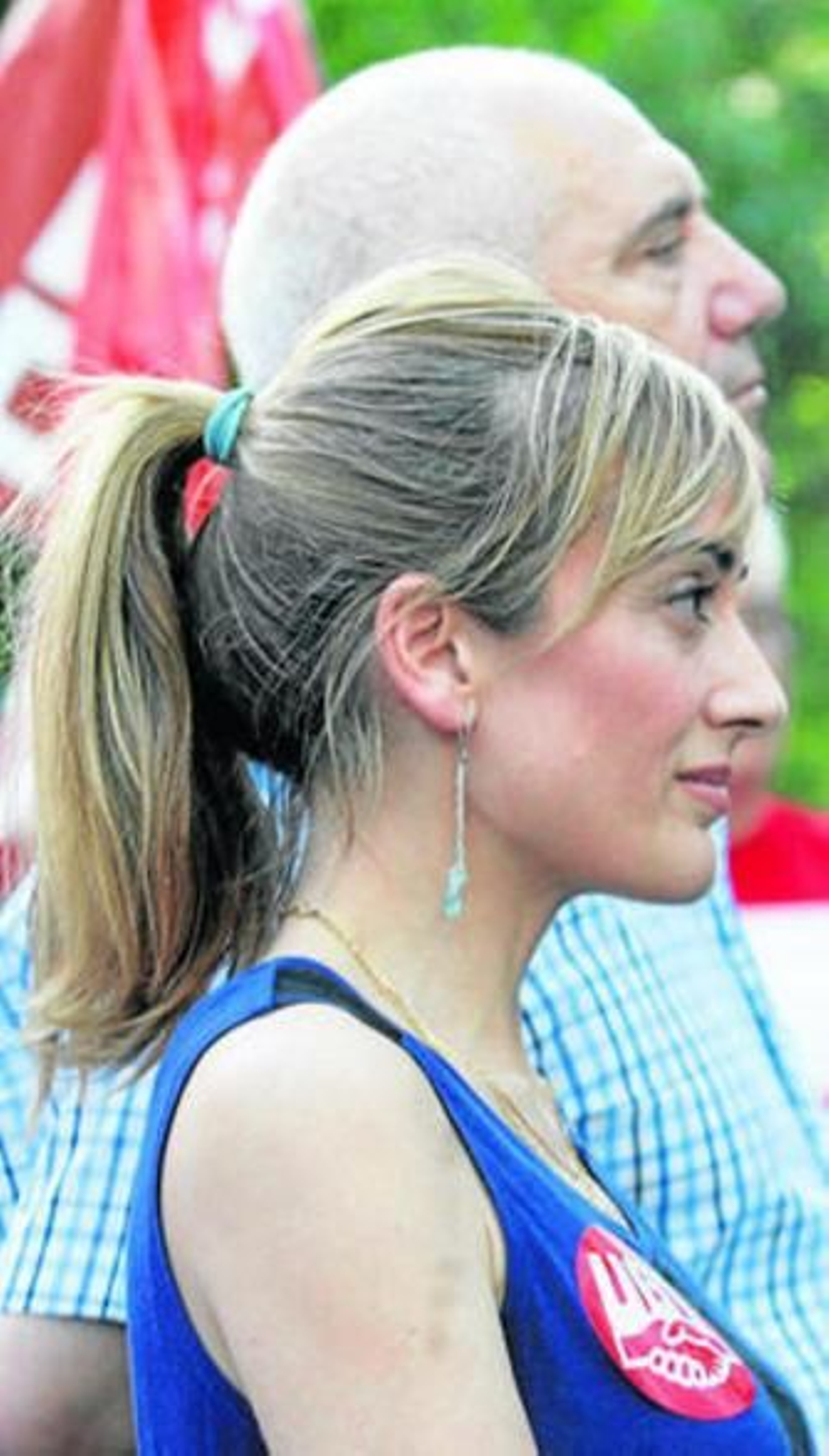 Carmen Castilla, en primer plano, seguida de Francisco Carbonero.