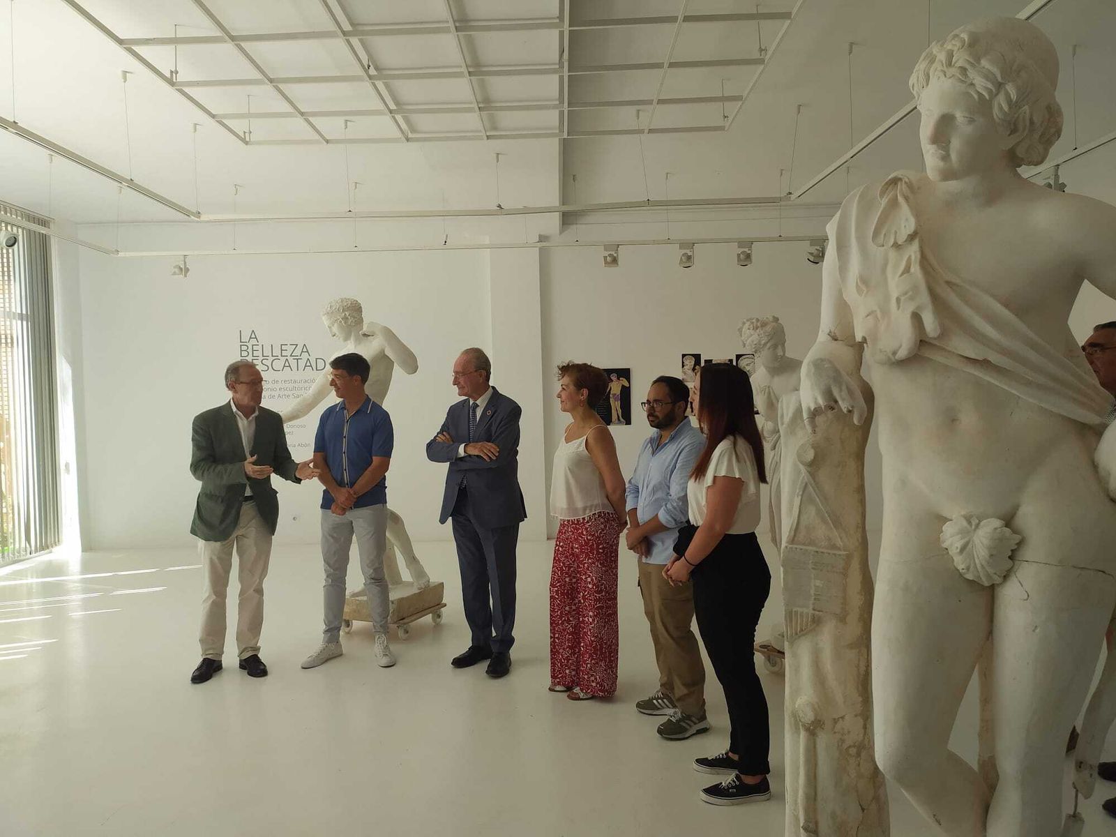 Un instante de la presentación de 'La belleza rescatada', el taller de restauración de la Escuela de Arte de San Telmo.