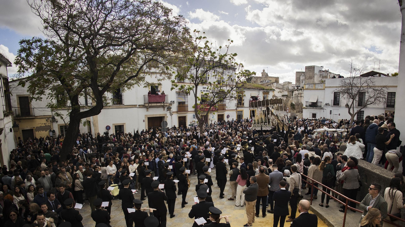 La Banda de Gerena, tras el palio de los Dolores.