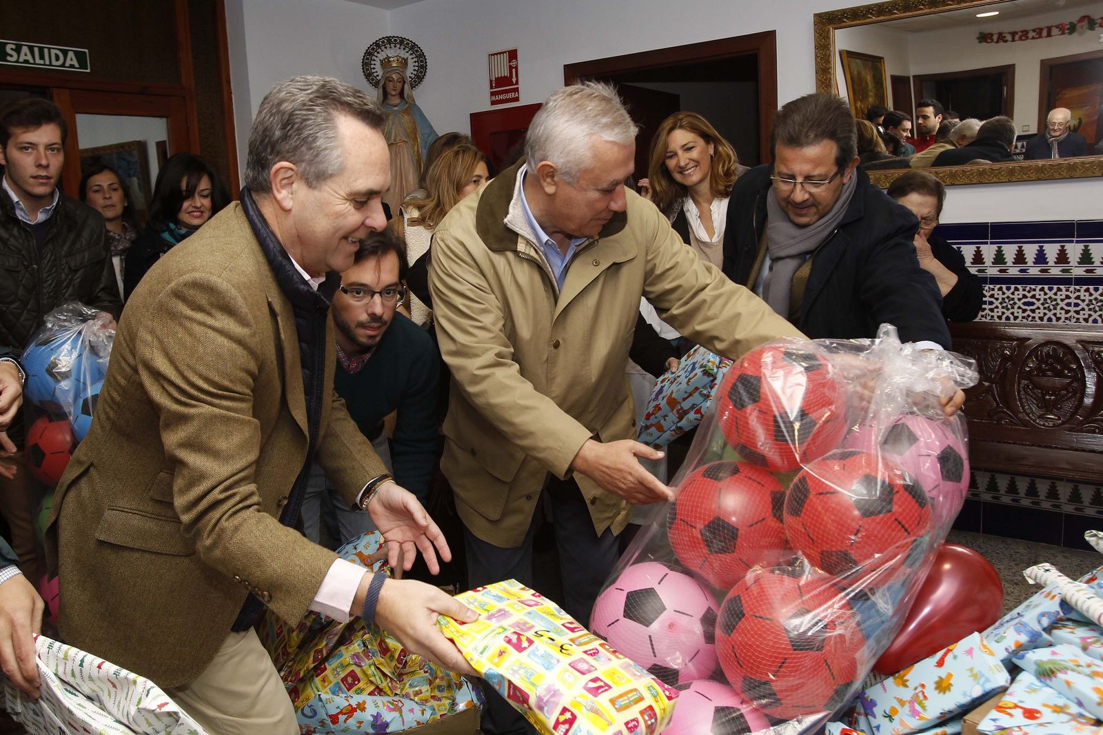 El PP dona juguetes para familias sin recursos