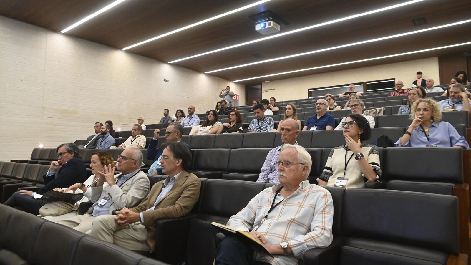 Asistentes a las jornadas científicas de Medina Azahara.