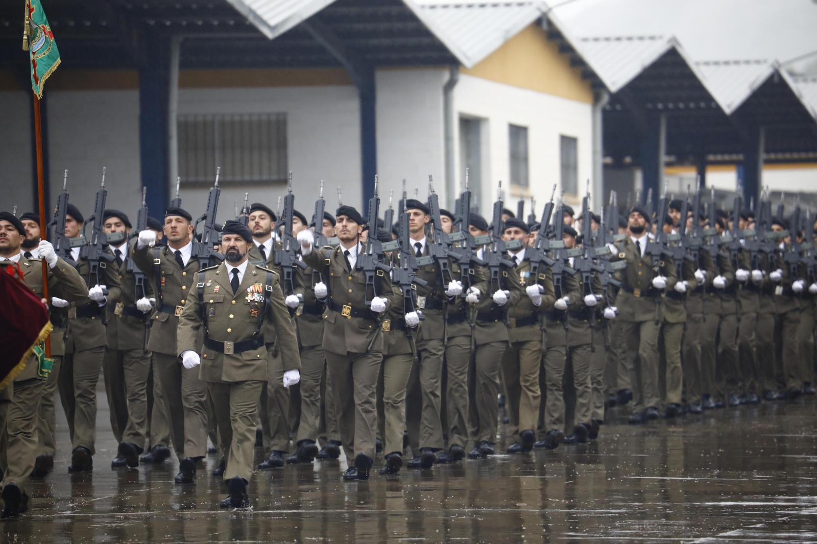 El desfile militar de la Brigada de Córdoba por la festividad de la Inmaculada, en imágenes El desfile militar de la Brigada de Córdoba por la festividad de la Inmaculada, en imágenes