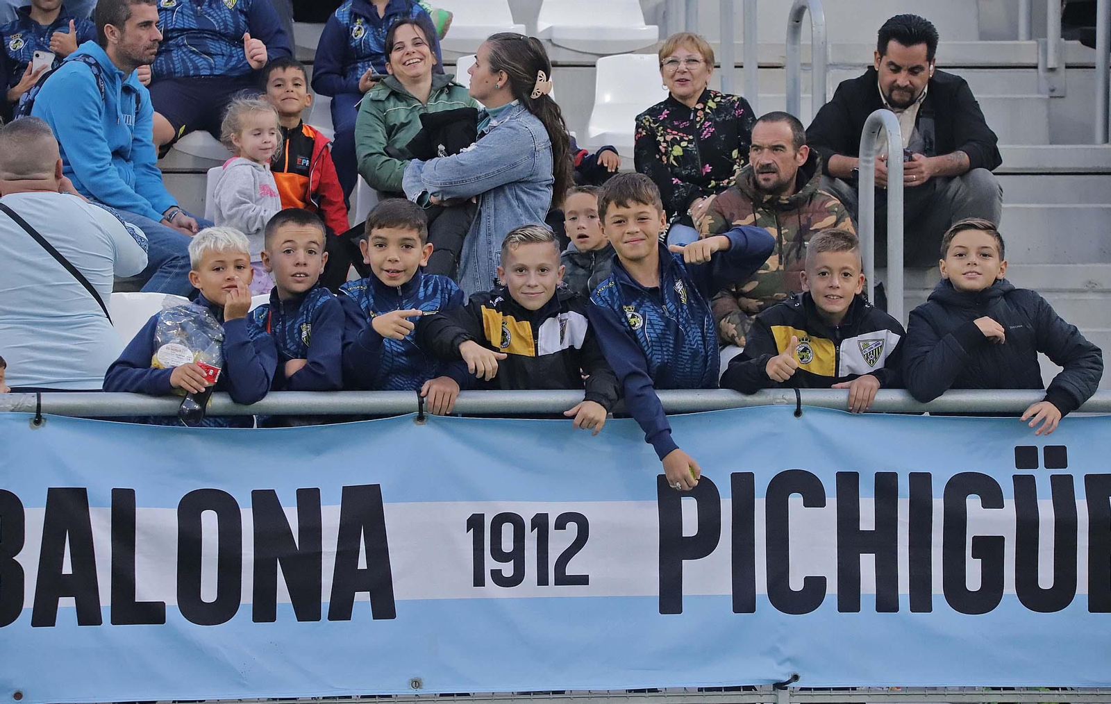 Búscate en el Ciudad de La Línea durante el Balona - Sevilla C