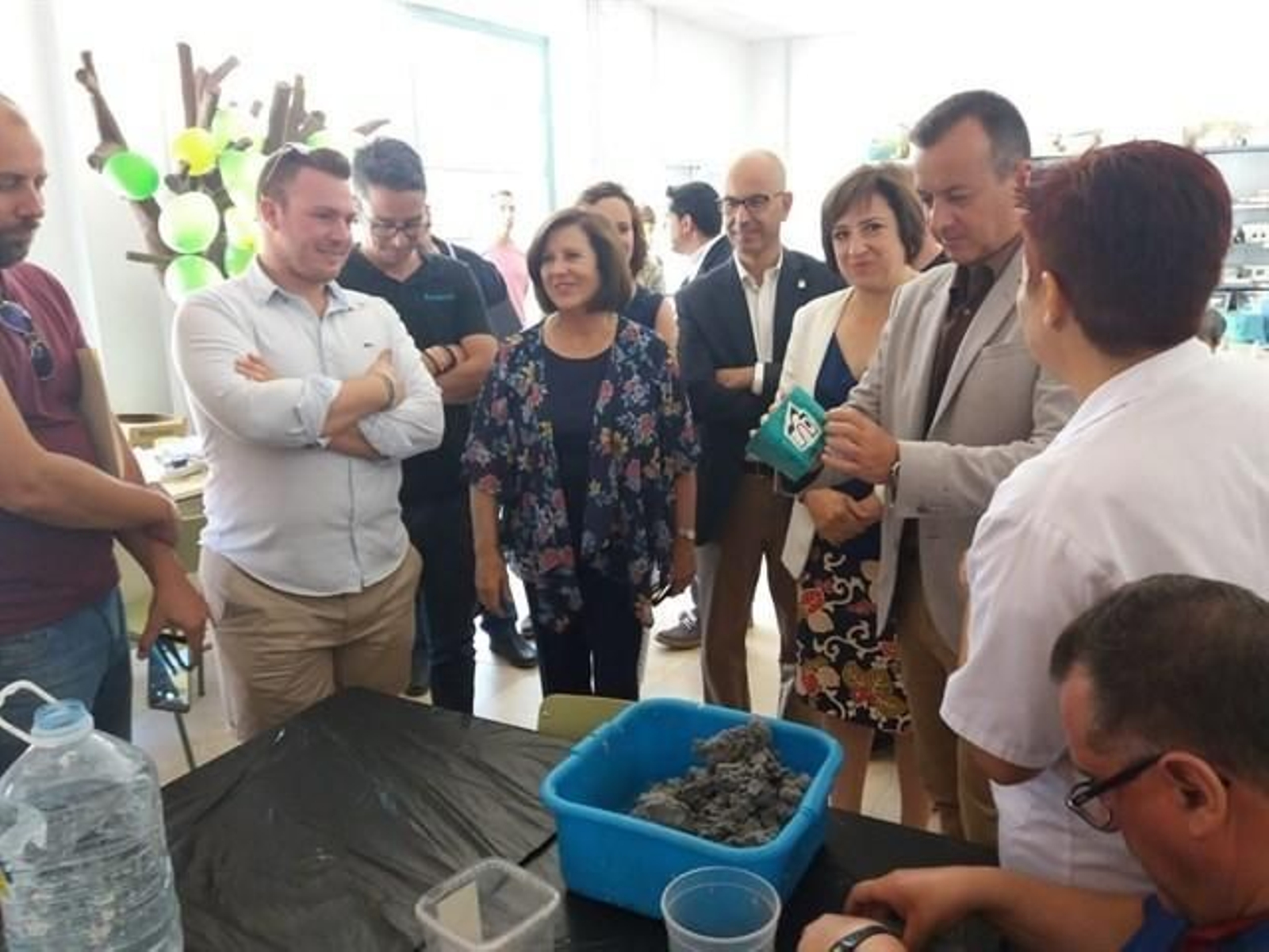 Imagen de la visita de la consejera.