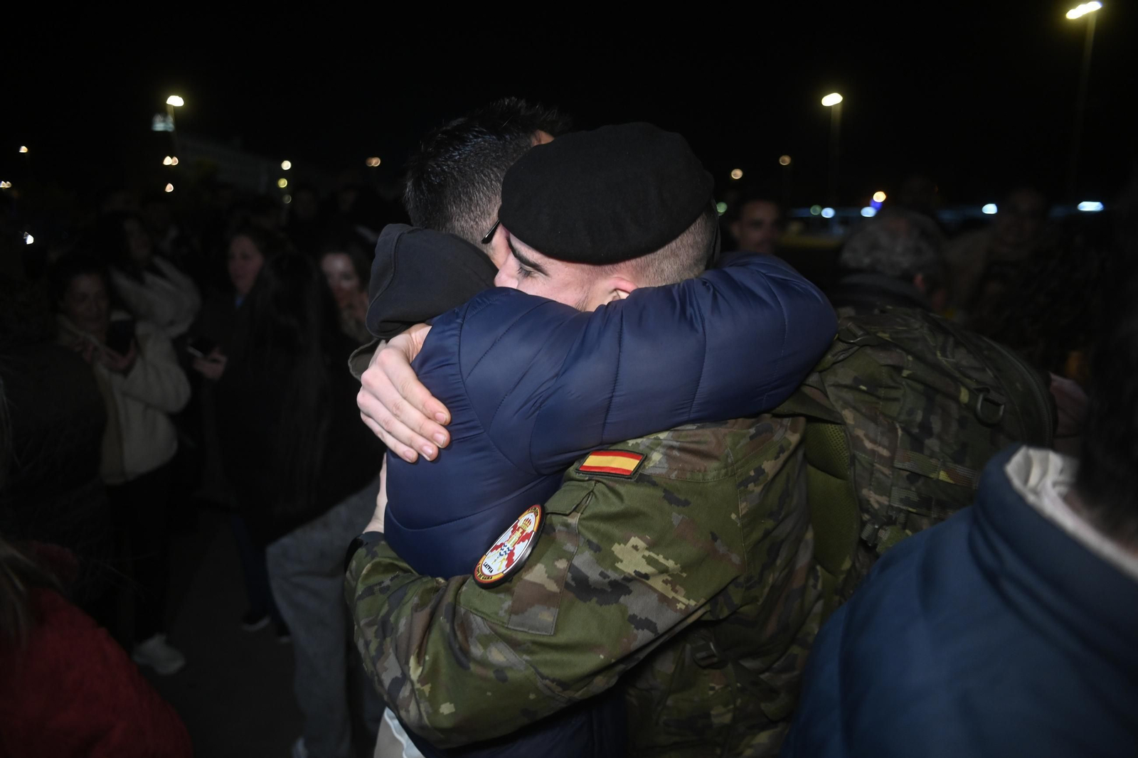 Emoción en la llegada a Córdoba de los soldados de la Brigada de Cerro Muriano desde Letonia