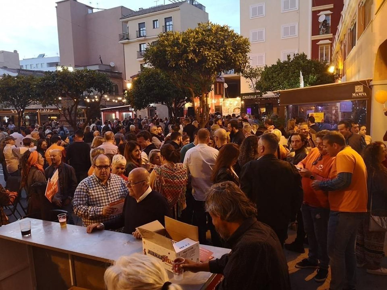 El acto que celebró La Línea 100x100 el pasado sábado en la plaza Cruz Herrera