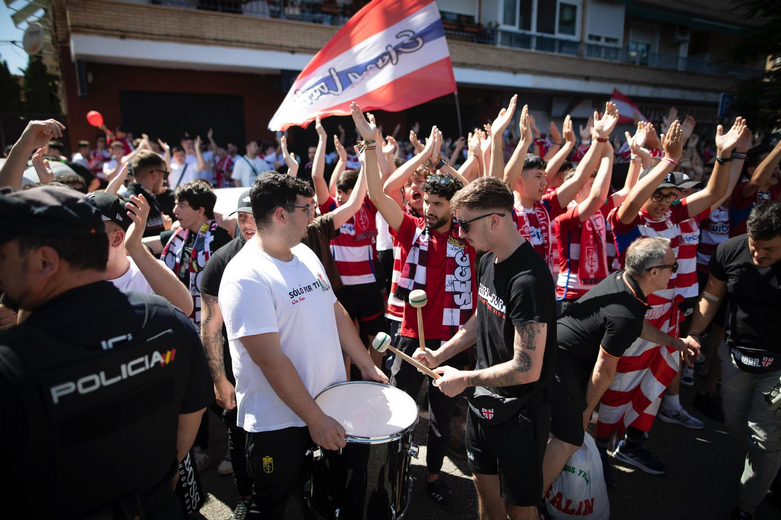 Encuéntrate en el recibimiento al Granada CF en Los Cármenes