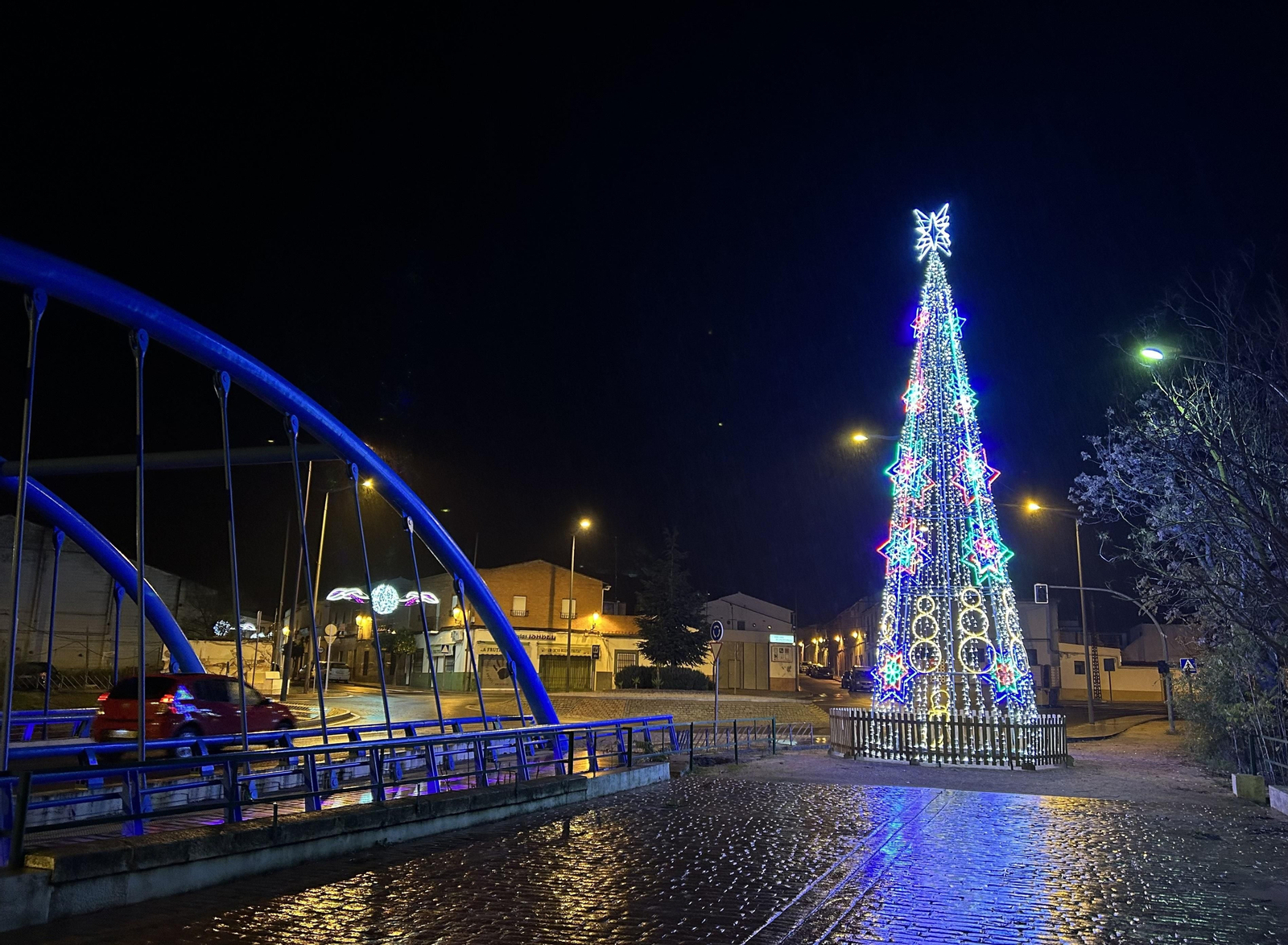 El encendido del alumbrado navideño de Peñarroya-Pueblonuevo, en imágenes