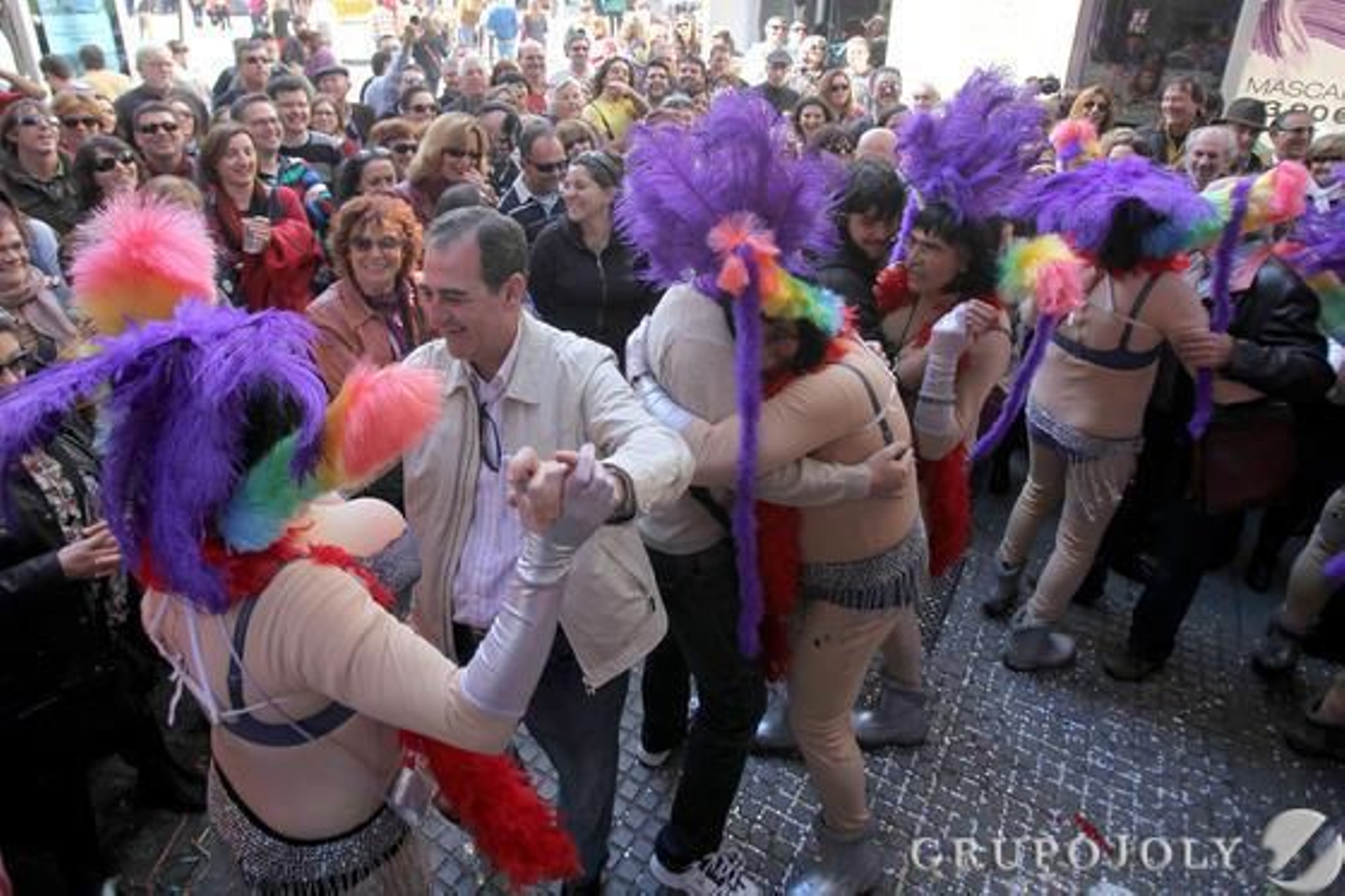 Las agrupaciones aprovechan los últimos coletazos del Carnaval.

Foto: Jesus Marin