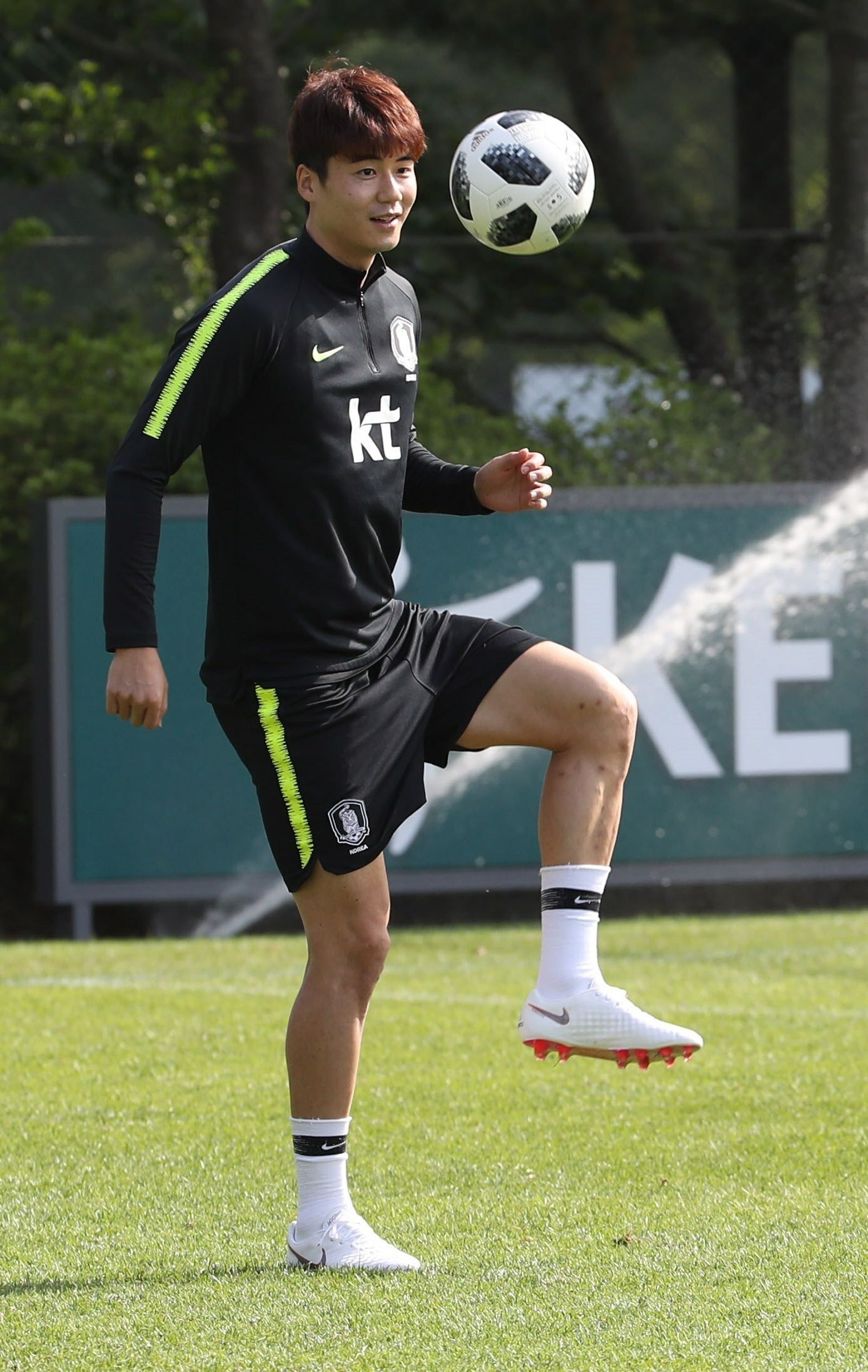 Ki Sung Yueng, en un entrenamiento con su selección.