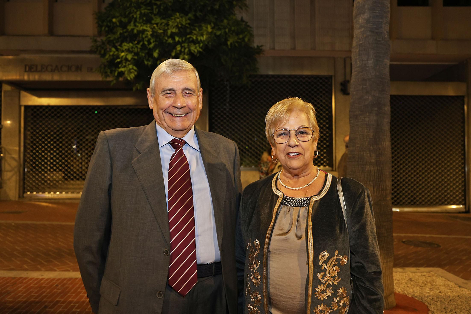 Imágenes de los invitados a la gala de los  37 premios Onubenses del Año