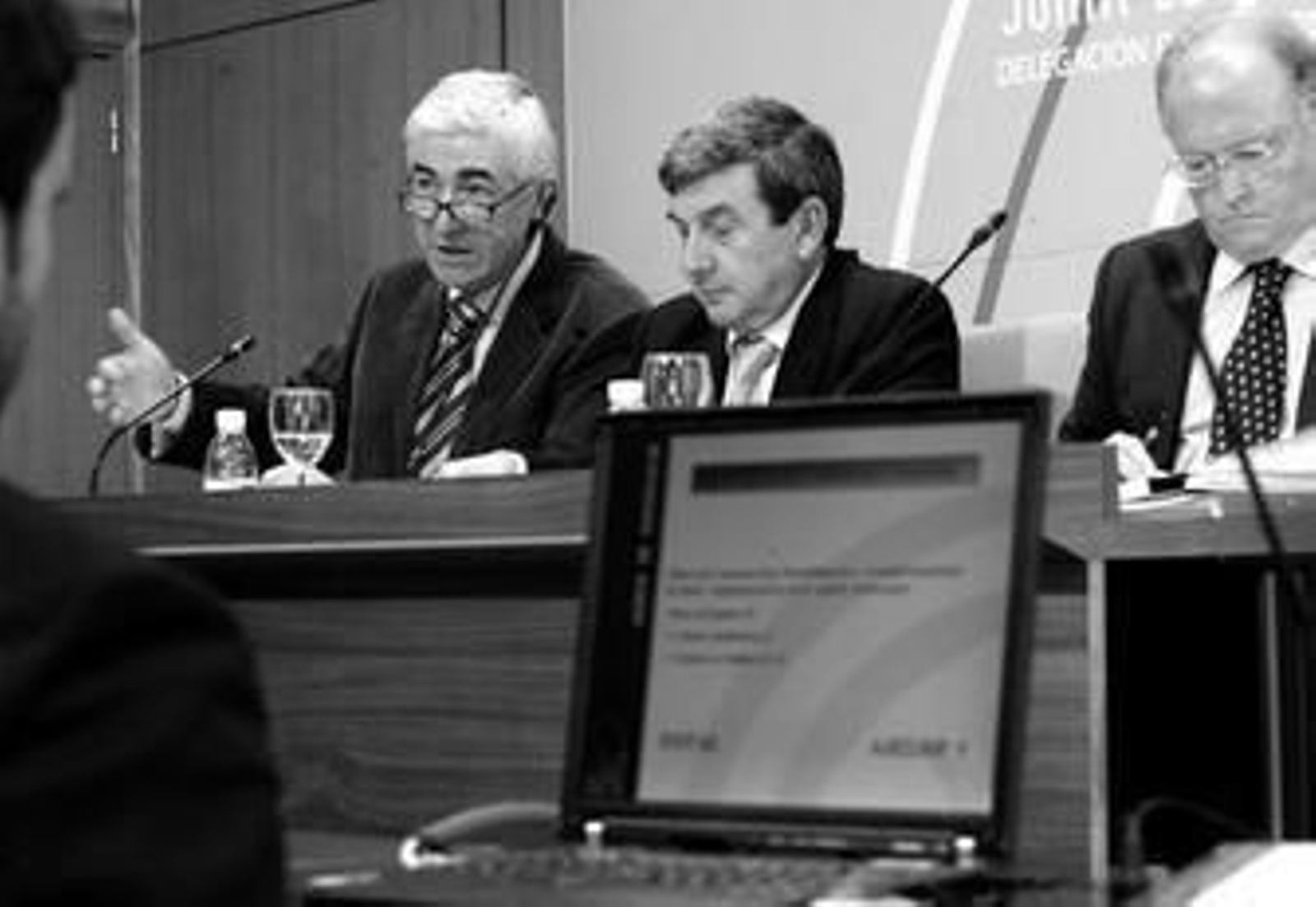 Gómez Periñán, García Garrido y Daniel Vázquez, ayer durante la presentación de los presupuestos.