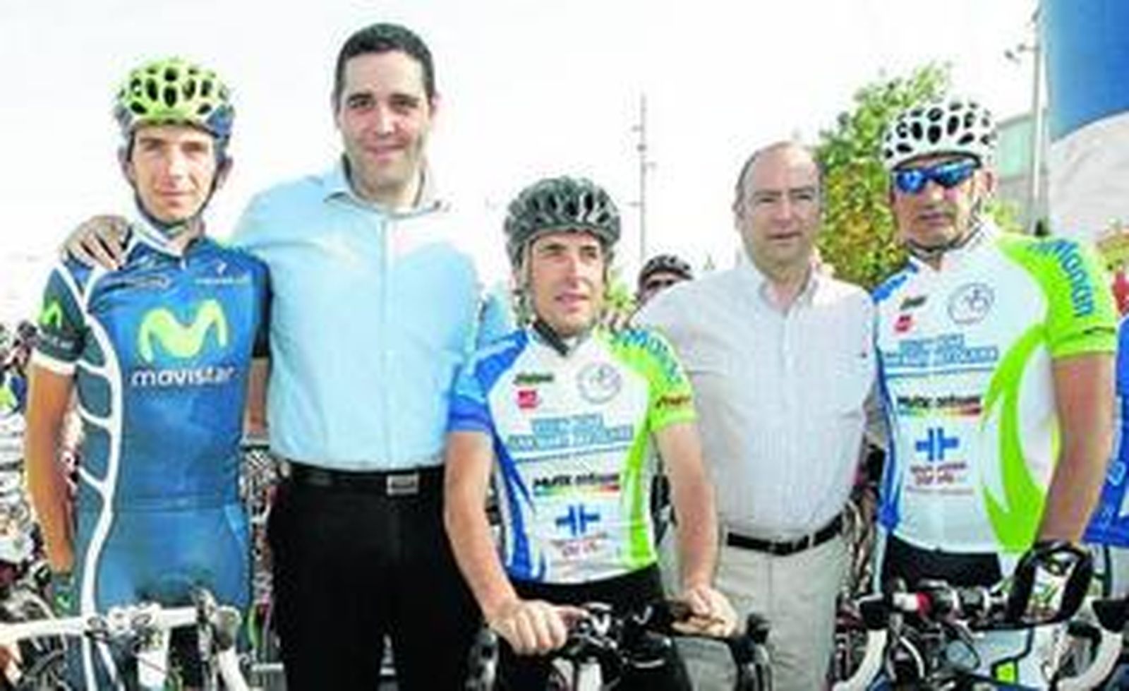 Tondo, hace una semana en Almería junto a Alonso, Pedro Delgado, Rodríguez-Comendador y Oliver.