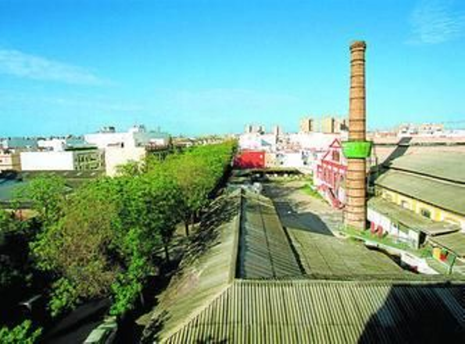Una perspectiva de la Fábrica de Vidrios de la Trinidad.