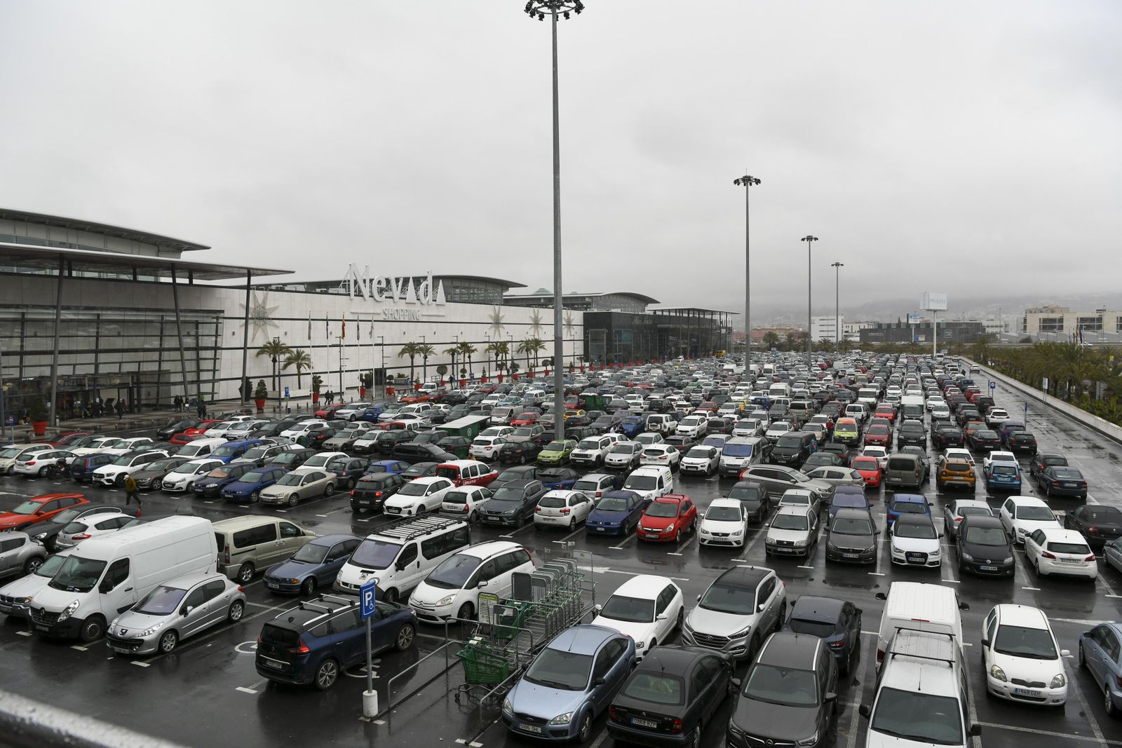 Fotos: las rebajas en el Nevada Shopping de Granada