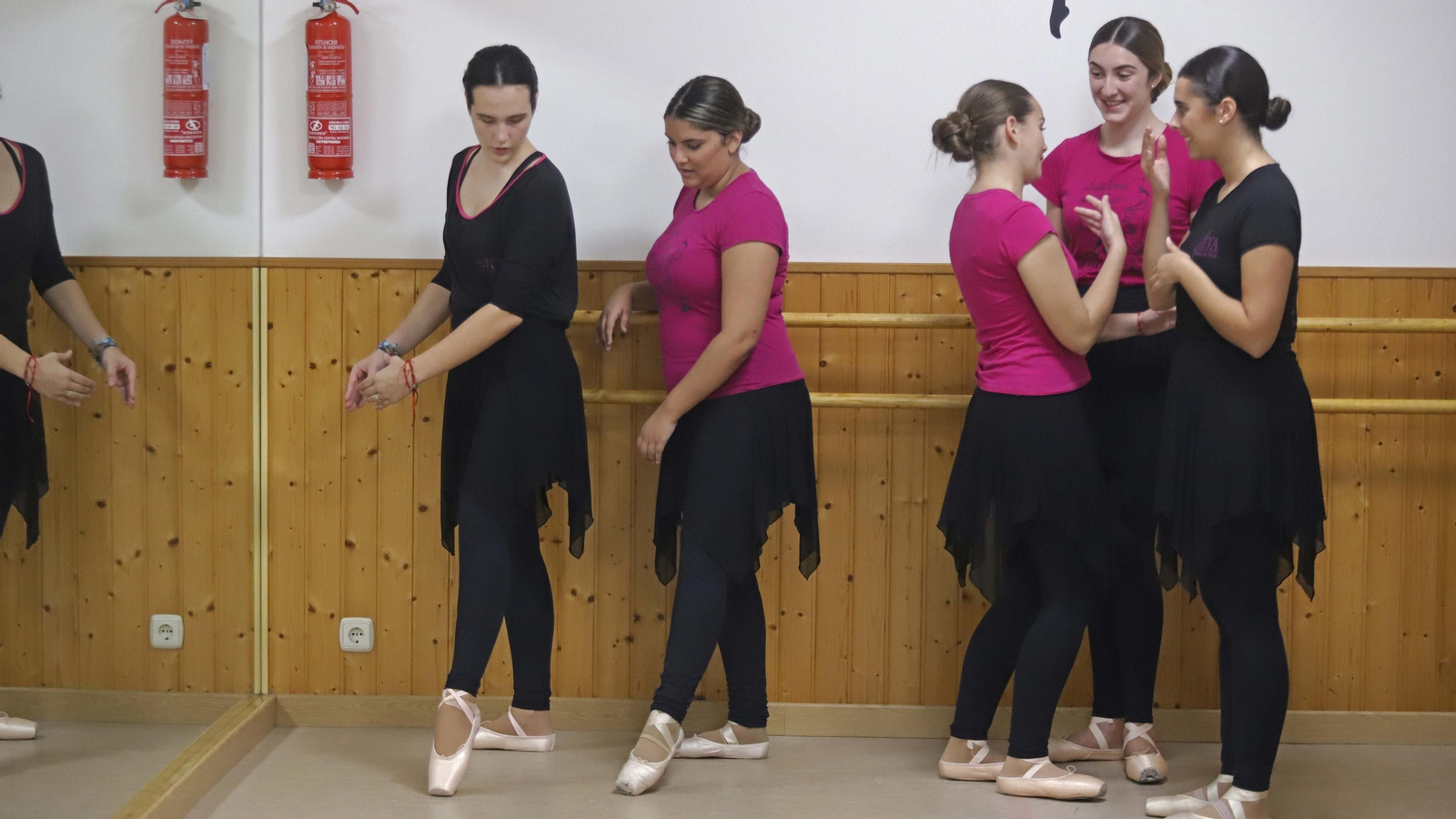 Fotos de la Academia de Baile Eva en La Línea