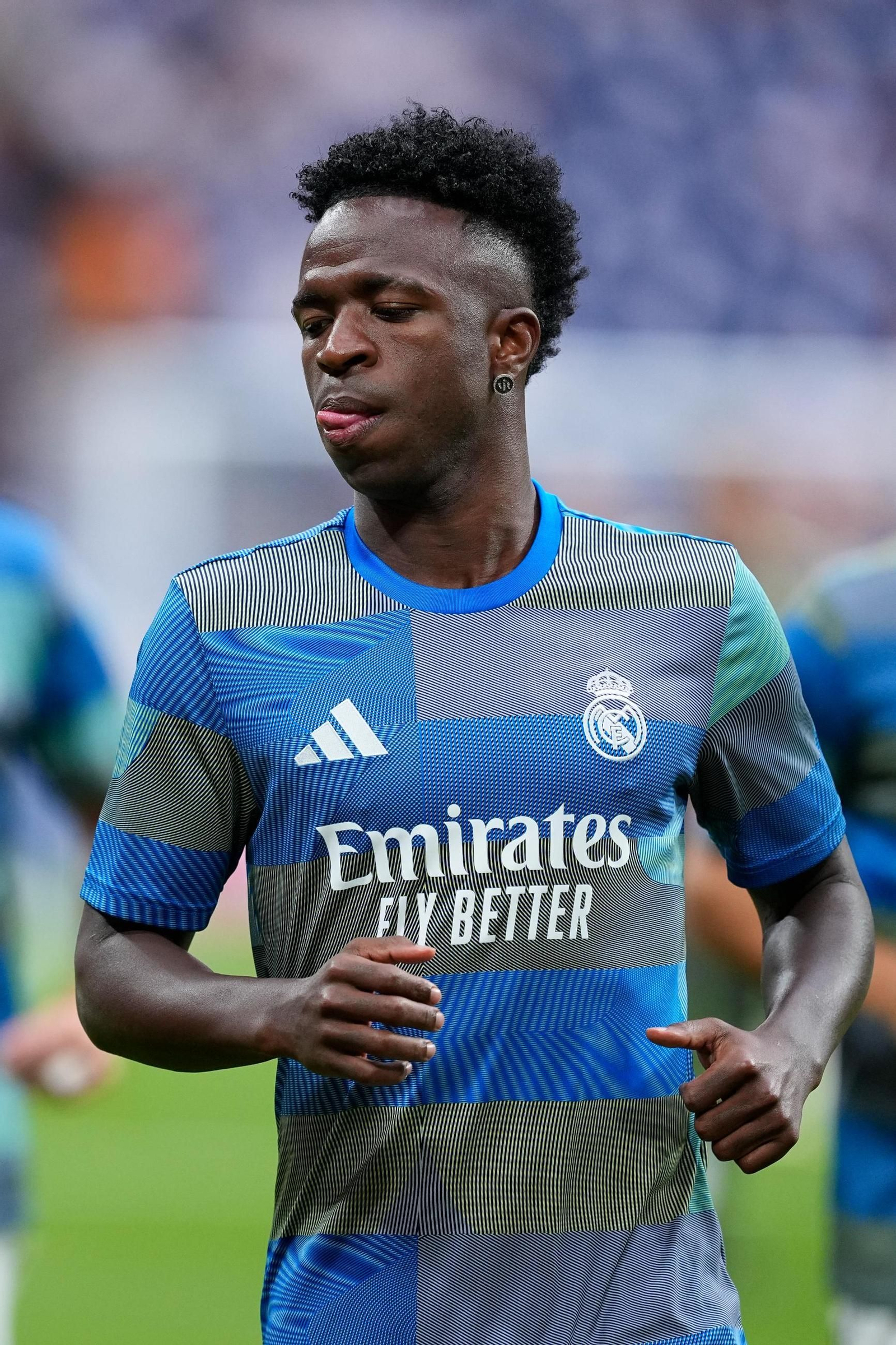 EuropaPress_6970373_Vinicius_Junior_of_Real_Madrid_CF_warms_up_during_.jpg