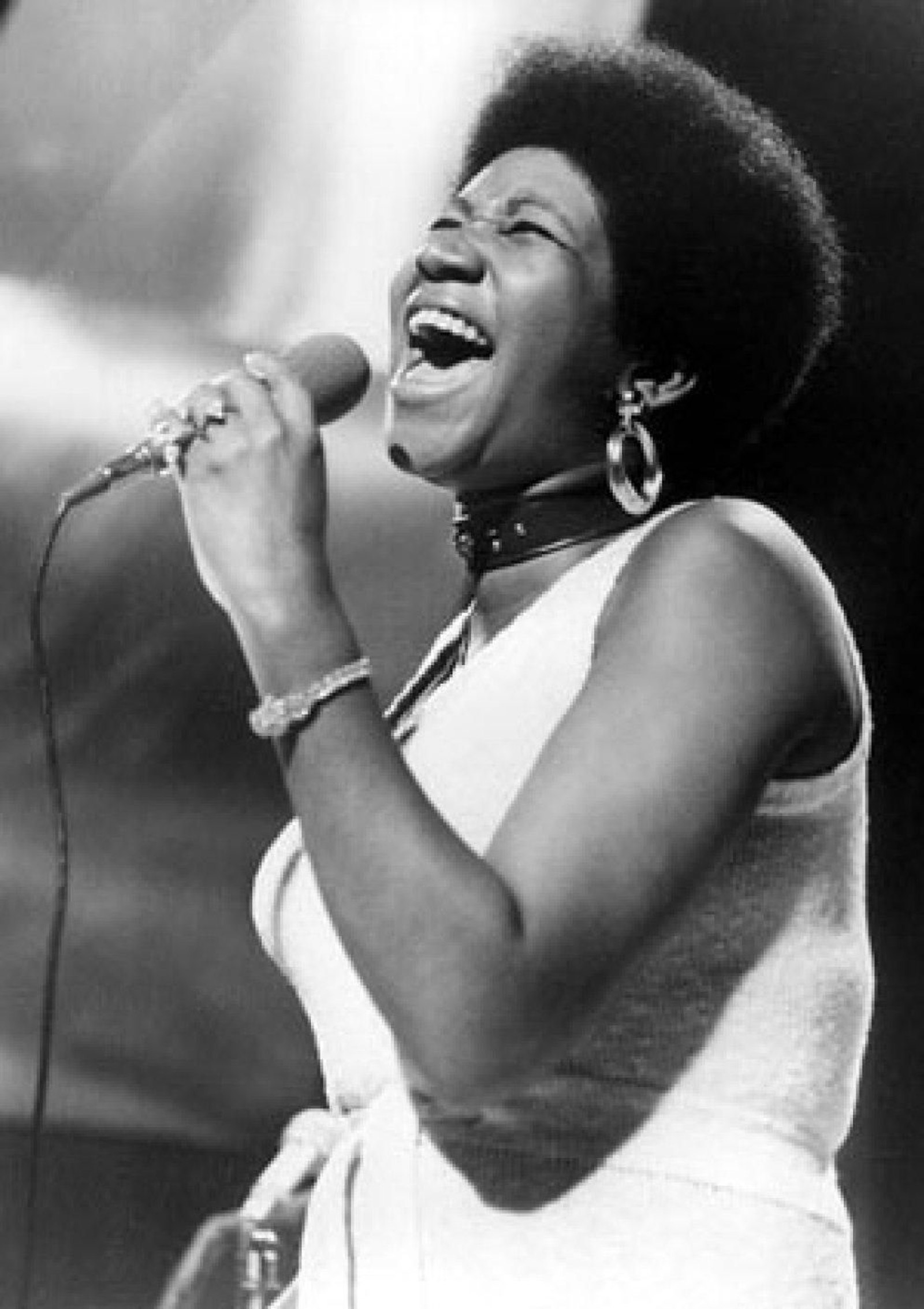 Una joven Aretha Franklin durante uno de sus concierto.