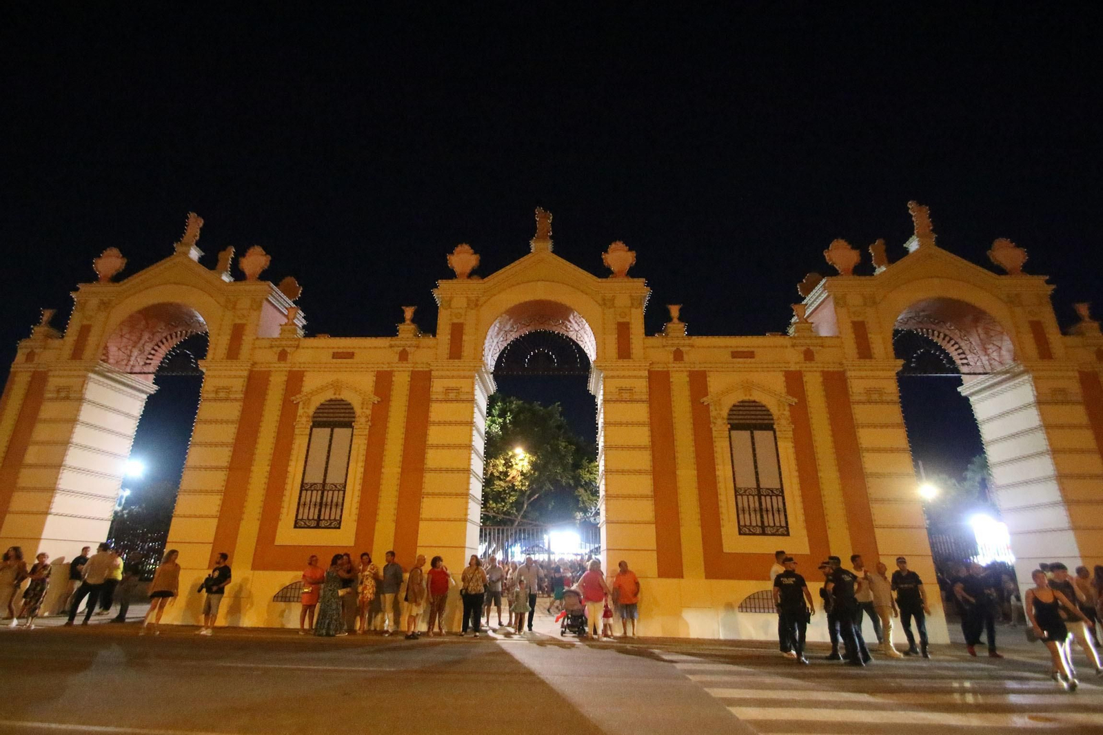 La Feria de Almería enciende sus luces