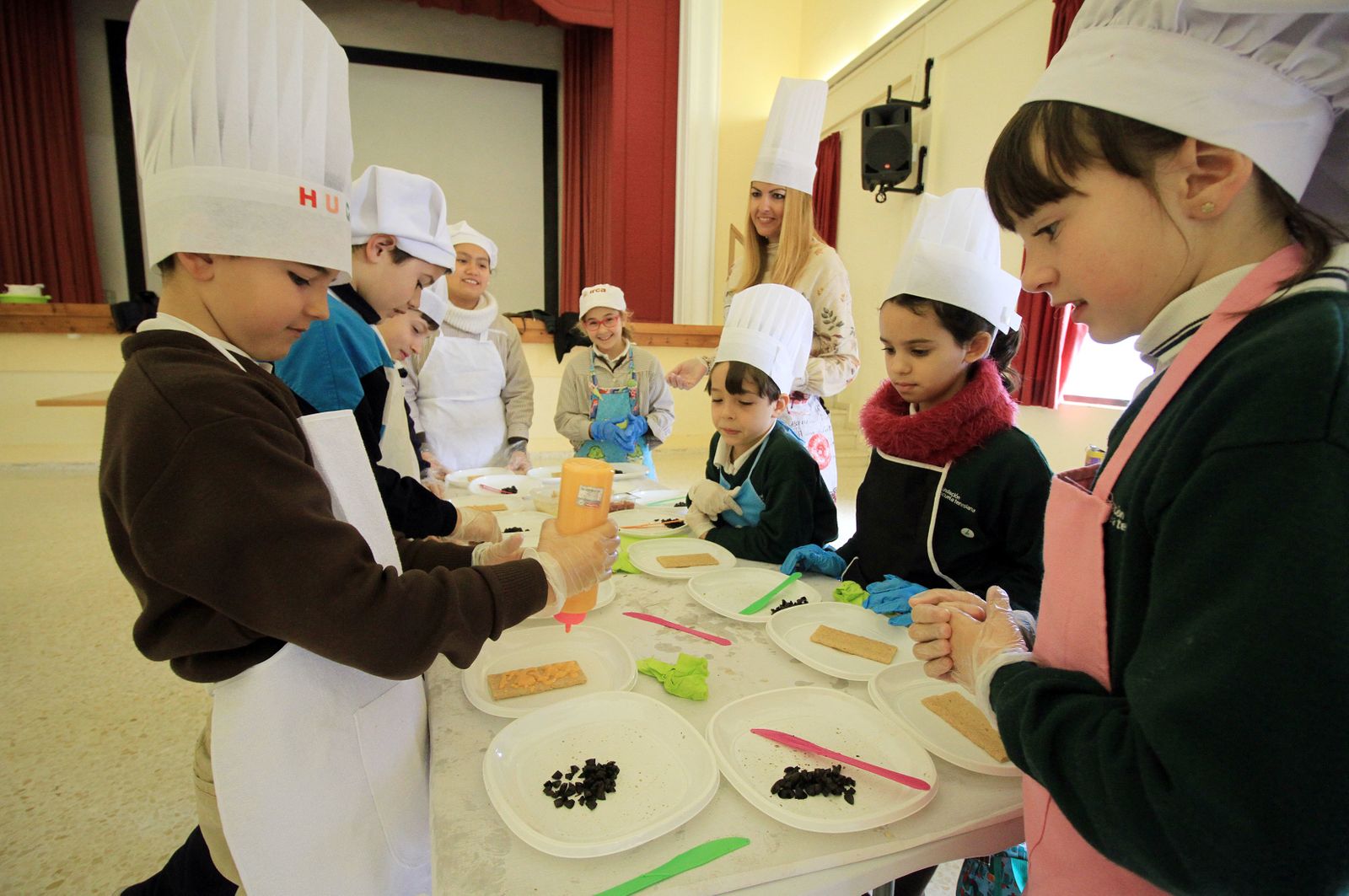 Imágenes del "Masterchef" realizado en las Teresianas con motivo de la celebración del 28-F